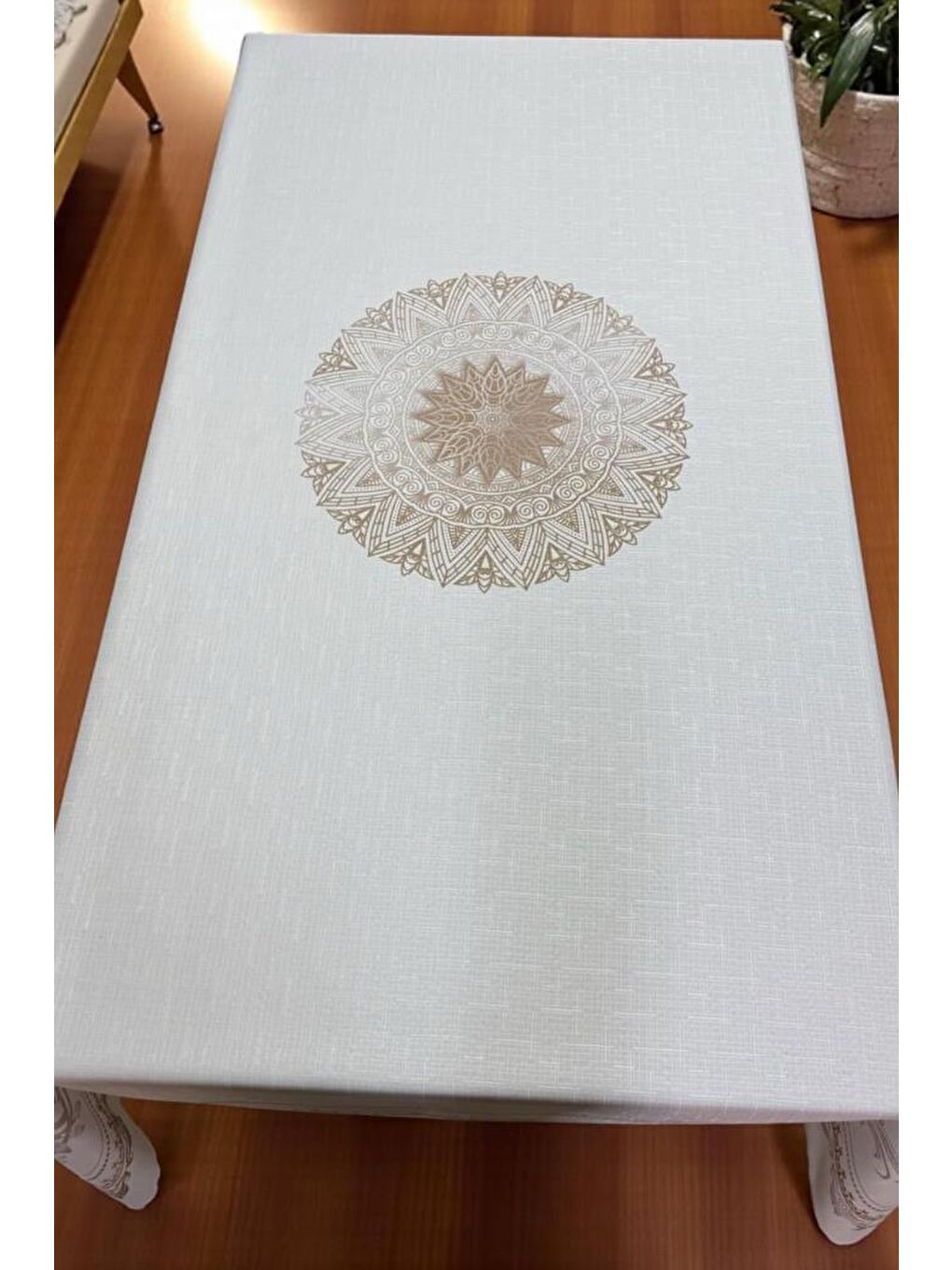 Kahverengi Lotus Dertsiz Masa Örtüsü 140x180 cm Kahve-1