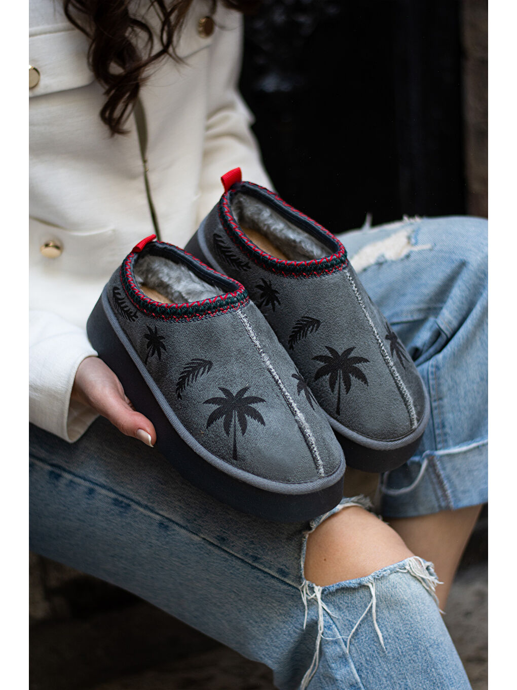 Gri Kalın Taban İçi Kürklü Palmiye Desenli Kadın Ev Terliği 007-2000-23Çiçek