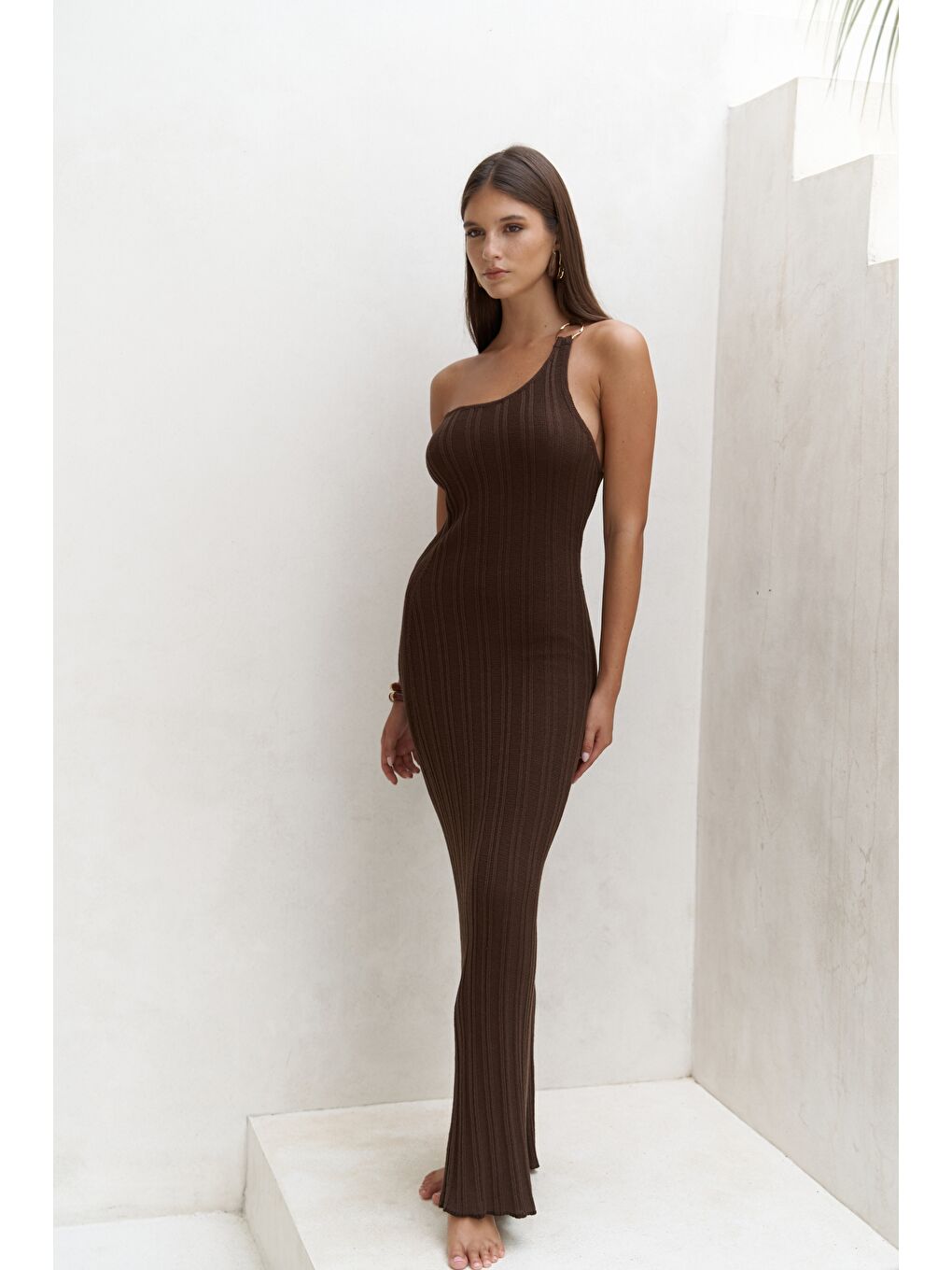 Kahverengi Endah Halka Detaylı Asimetrik Kahve Uzun Triko Elbise-2