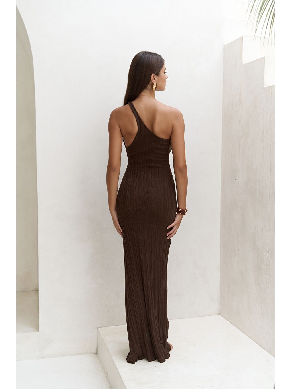 Kahverengi Endah Halka Detaylı Asimetrik Kahve Uzun Triko Elbise-3