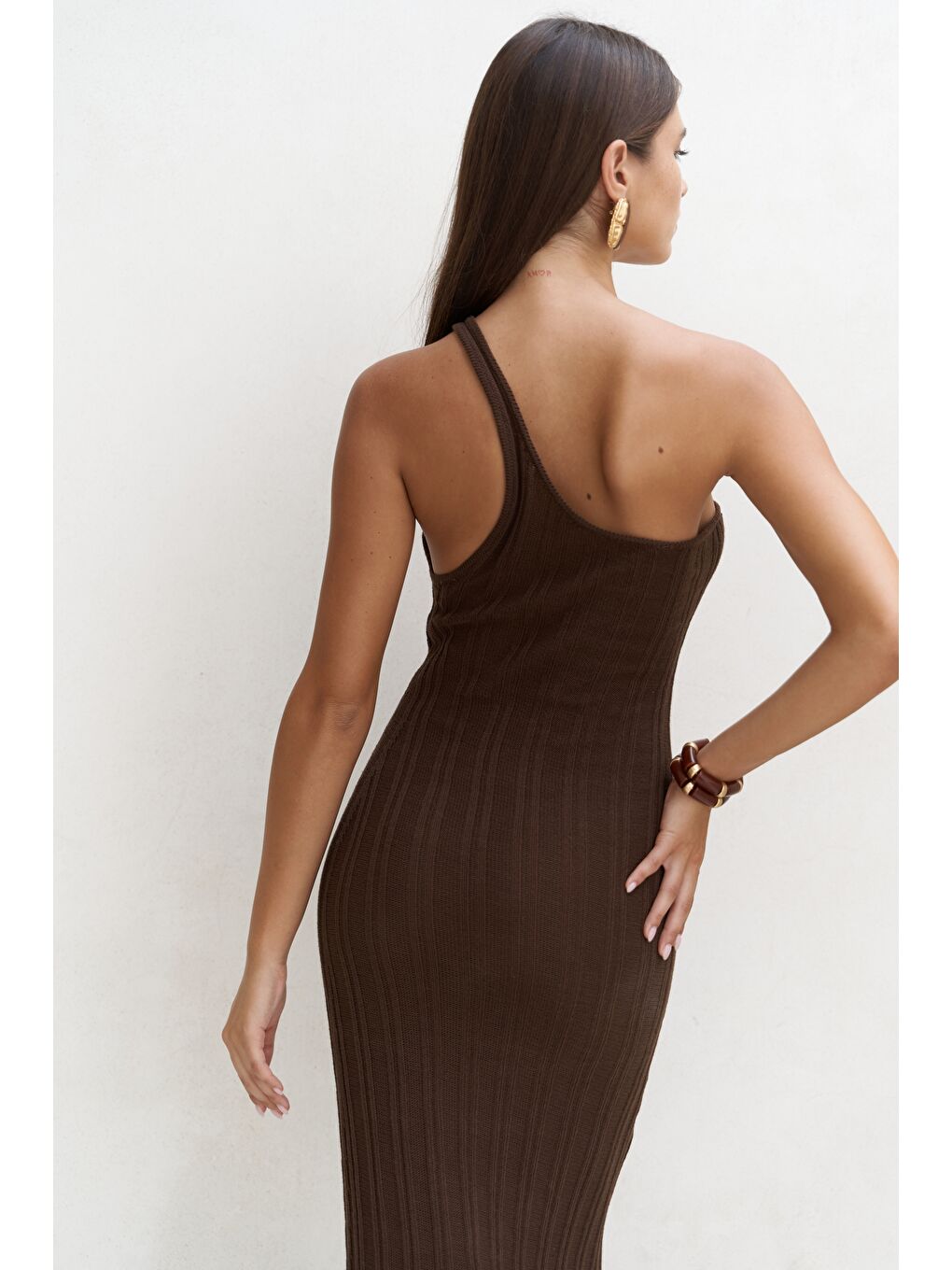 Kahverengi Endah Halka Detaylı Asimetrik Kahve Uzun Triko Elbise-5