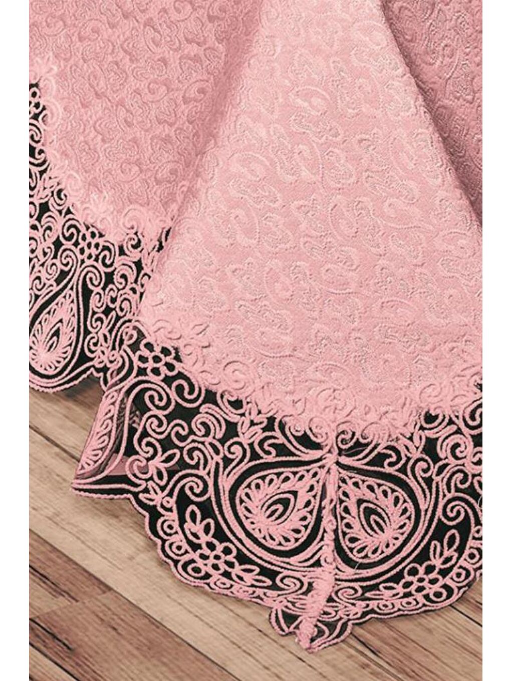 Pembe Farah Brokar Güpürlü Pike Takımı Pudra-1