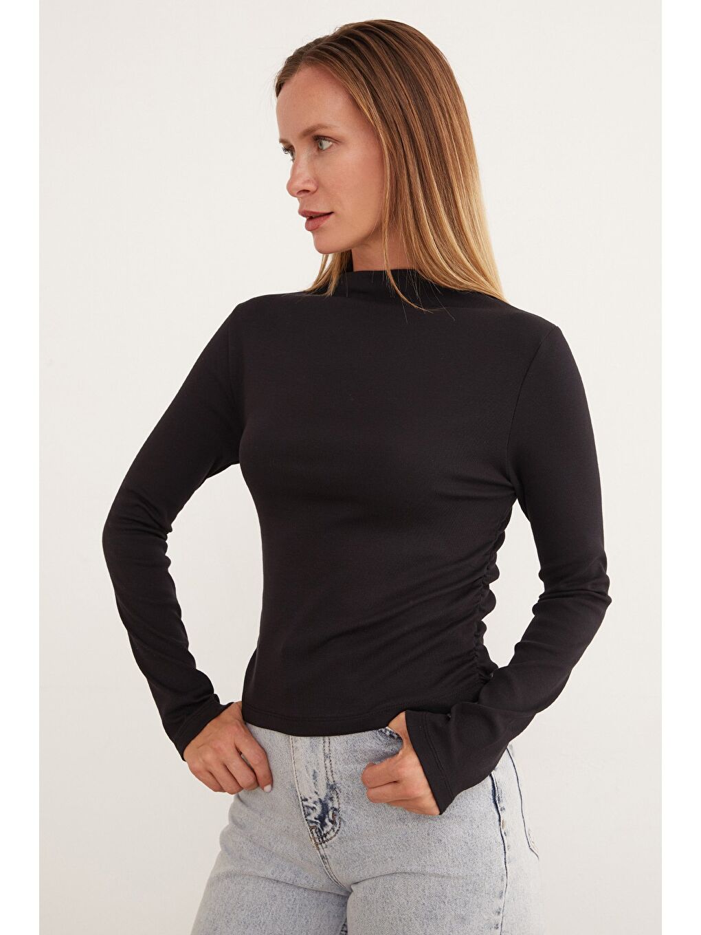 Siyah Basic Yanları Drapeli Perkins Yaka Modal Bluz-1