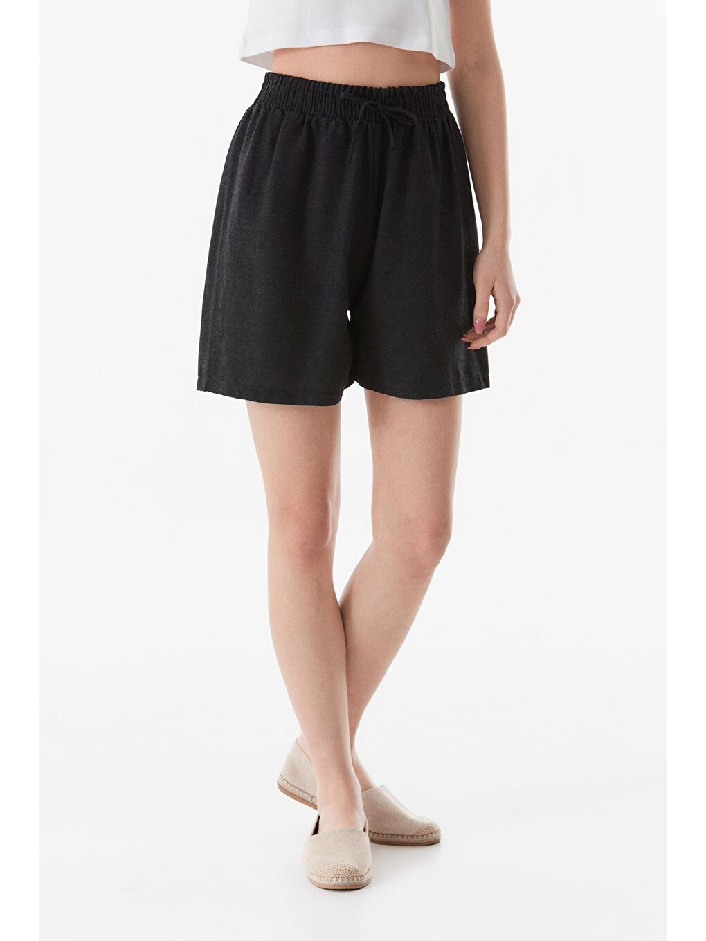 Siyah Basic Beli Lastikli Keten Şort-4