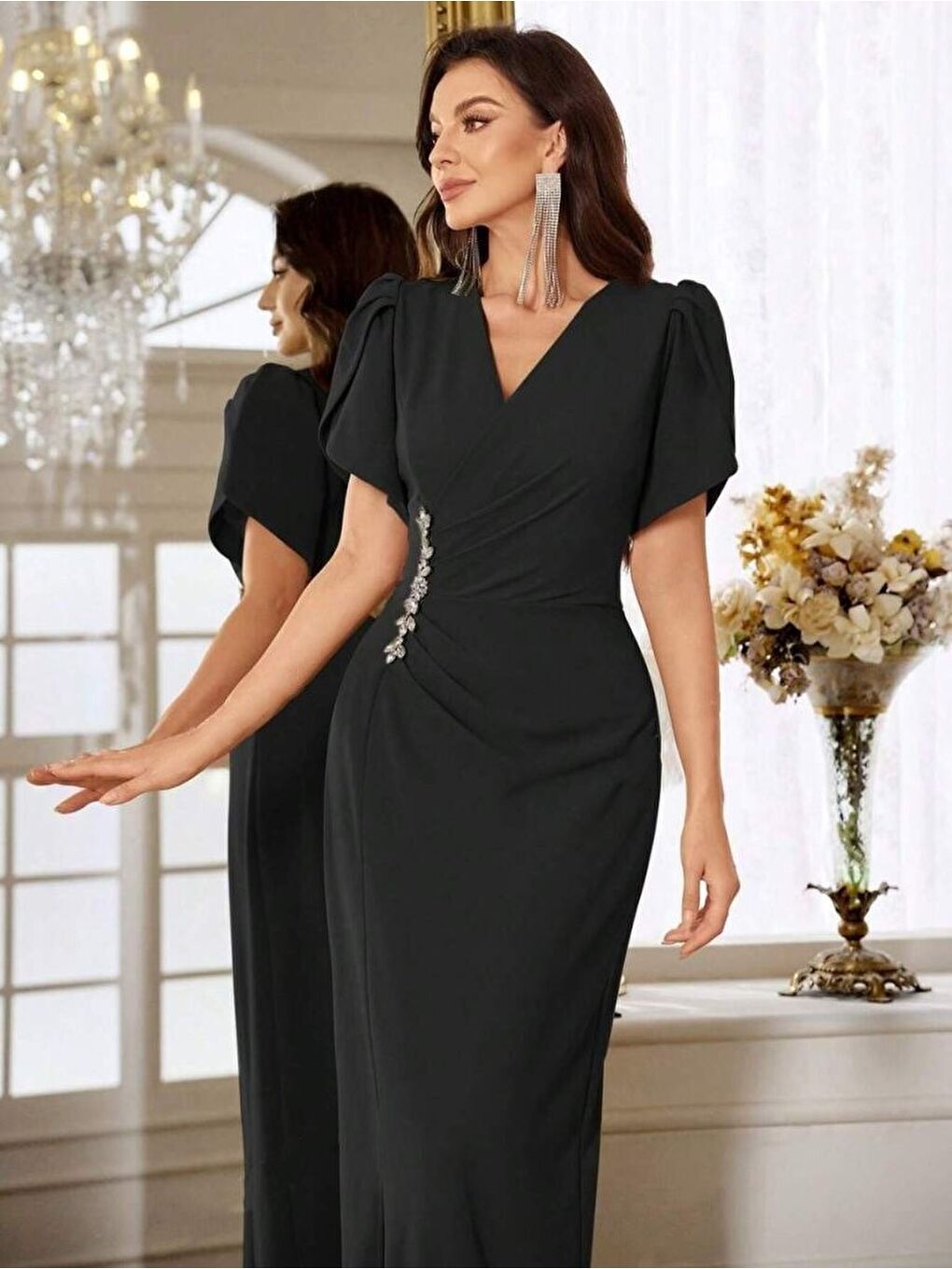 Siyah Kadın Kısa Kollu Kruvaze Yakalı Belden çiçek Aksesuarlı Yırtmaçlı Ithal Krep Elbise-1