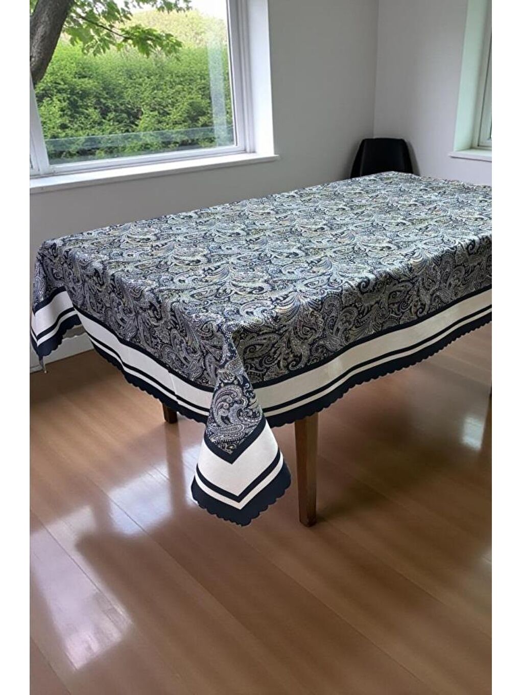 Nevra Dertsiz Masa Örtüsü 150x260 cm Lacivert