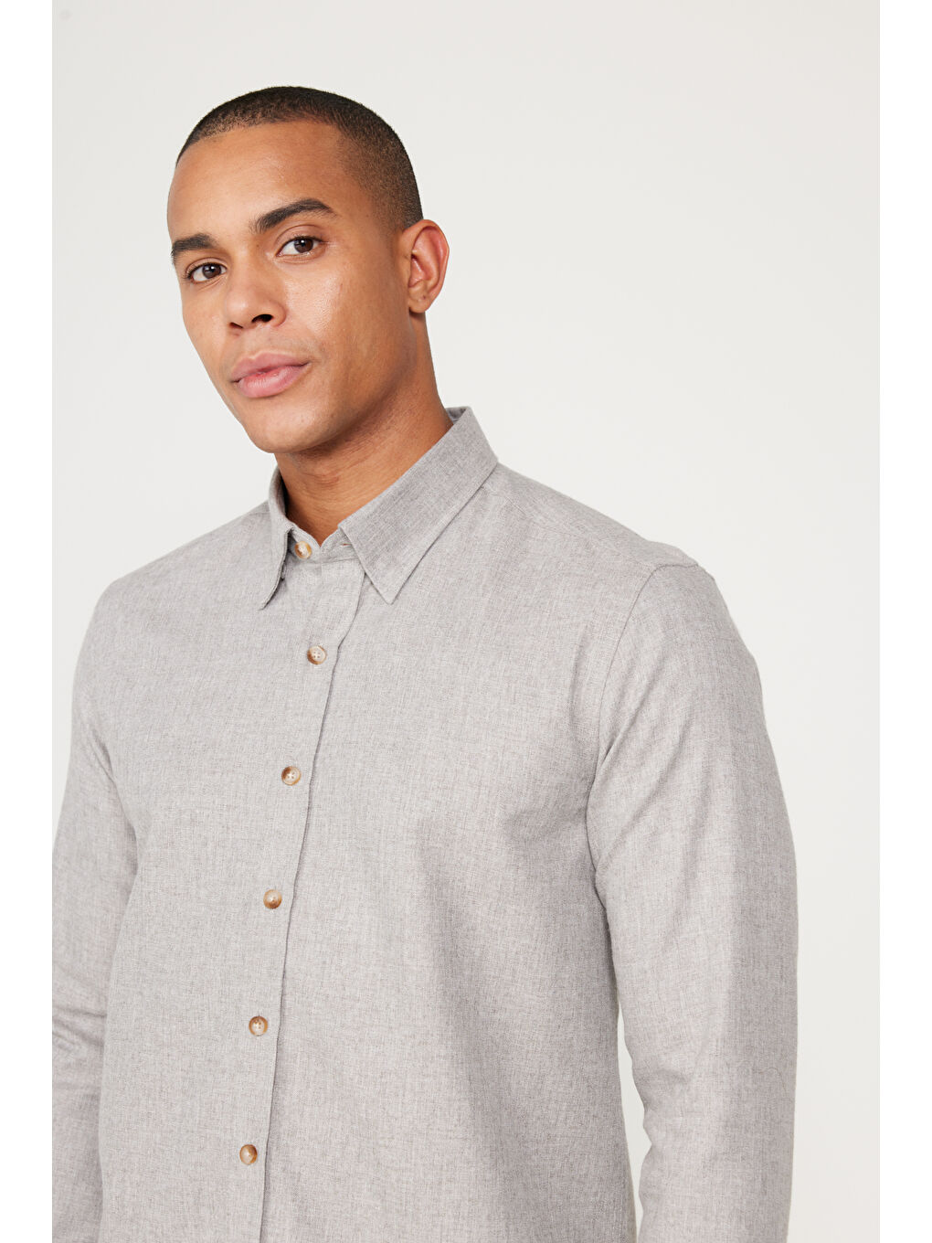 Erkek Bej Recycle Slim Fit Dar Kesim Gizli Düğmeli Yaka Pamuklu Flanel Oduncu Gömlek-4