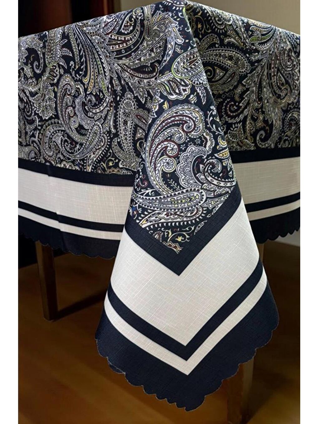 Nevra Dertsiz Masa Örtüsü 150x260 cm Lacivert-3