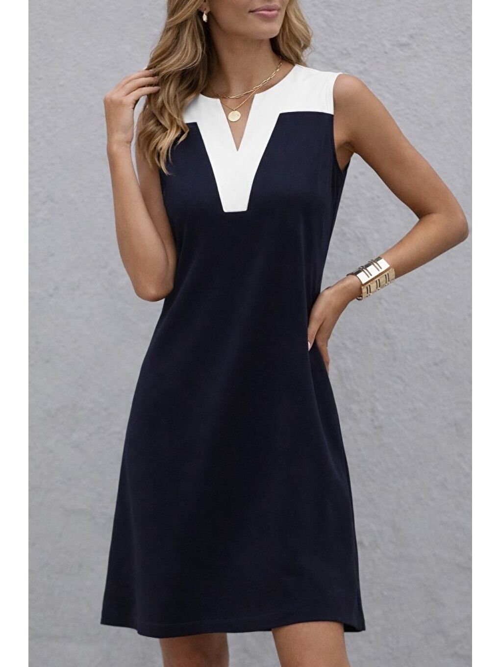 Siyah Kadın Askılı V Yakalı çift Renkli Kısa Viskon Iki Iplik Elbise-1