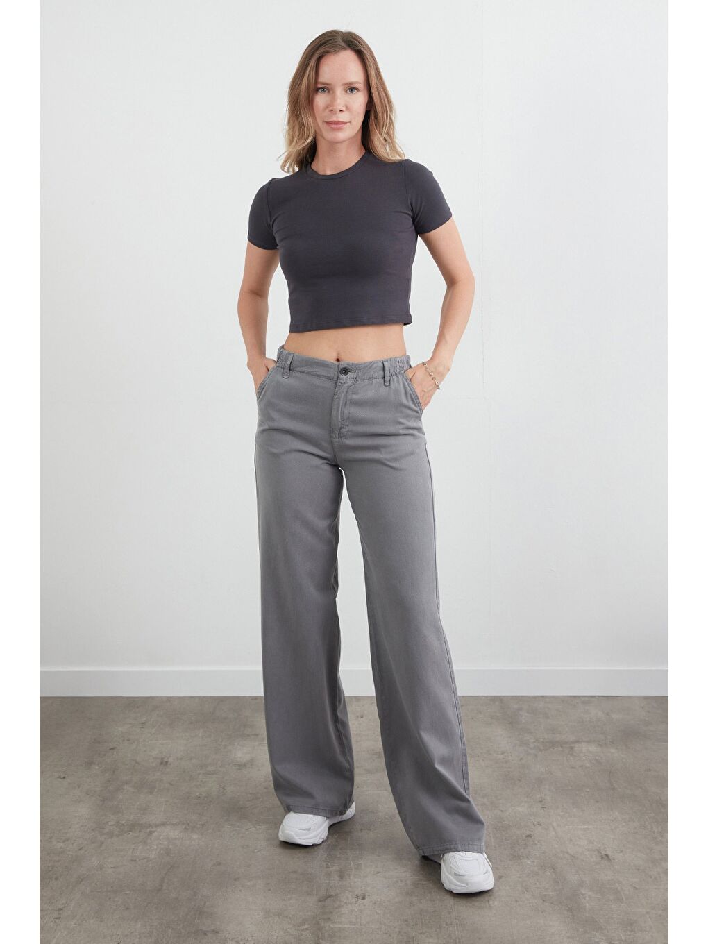 Gri Beli Lastikli Düğmeli Lyocell Kumaş Pantolon