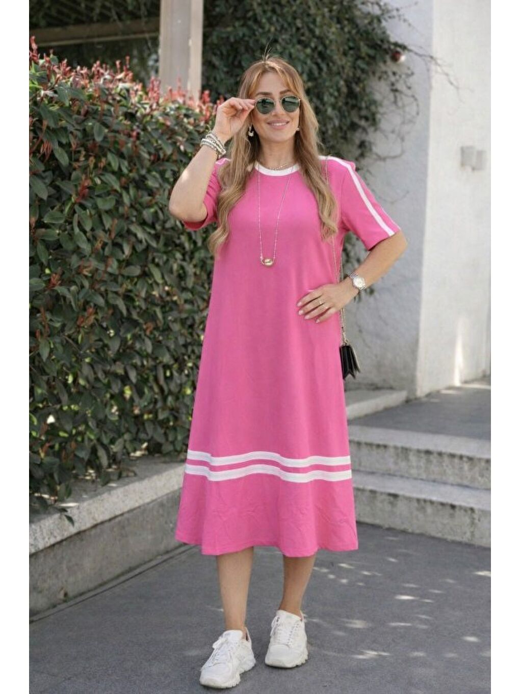 Pembe Kadın Kısa Kollu Bisiklet Yaka şerit Detaylı Midi Viskon Elbise-1