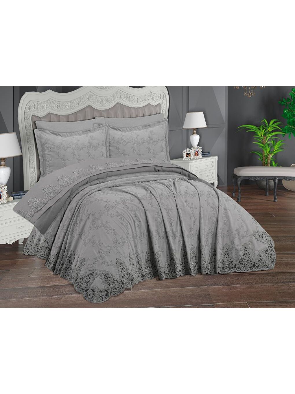 Ege 6 Parça Şönil Nakışlı Pike Takımı Gri