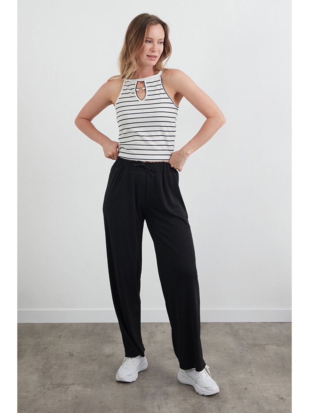 Siyah Beli Lastikli Krep Kumaş Palazzo Pantolon-1