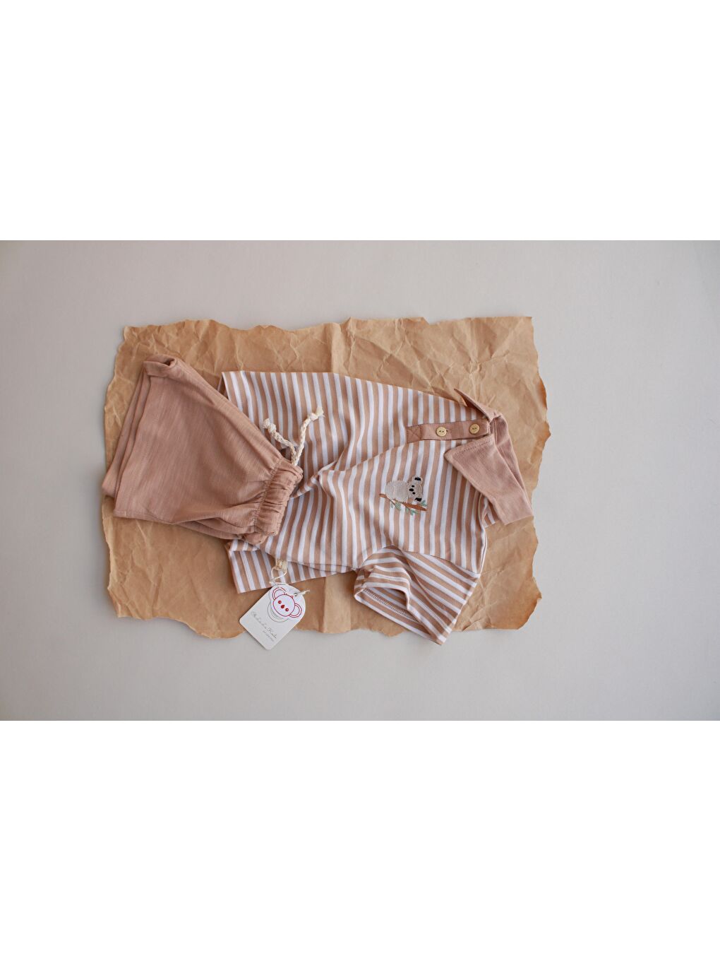 Koyu Bej Çizgili Koala Nakışlı Polo Yaka Şortlu Takım-7