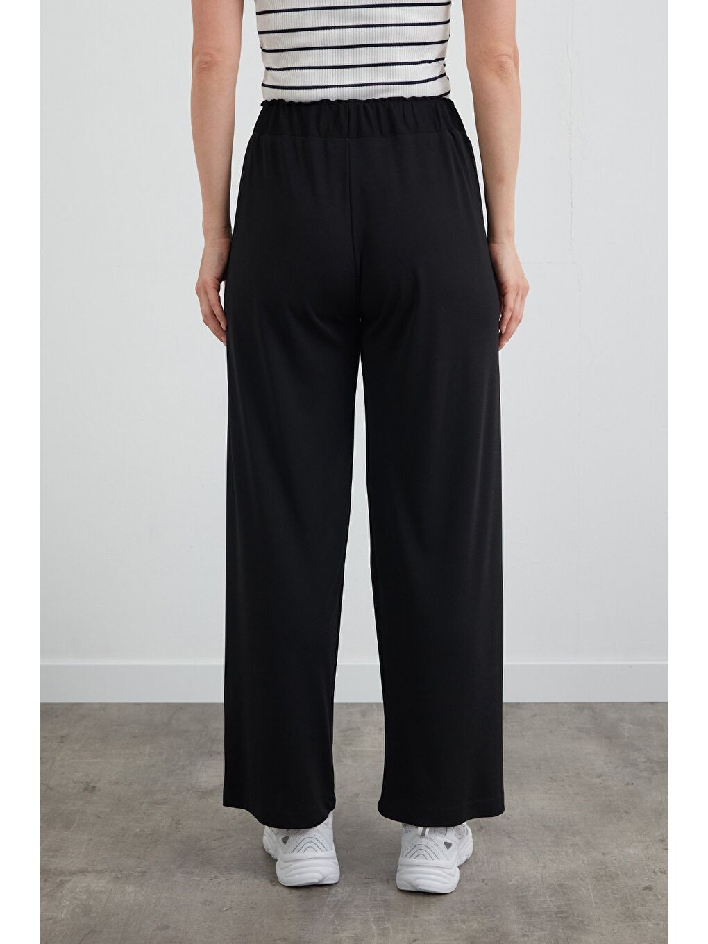 Siyah Beli Lastikli Krep Kumaş Palazzo Pantolon-3