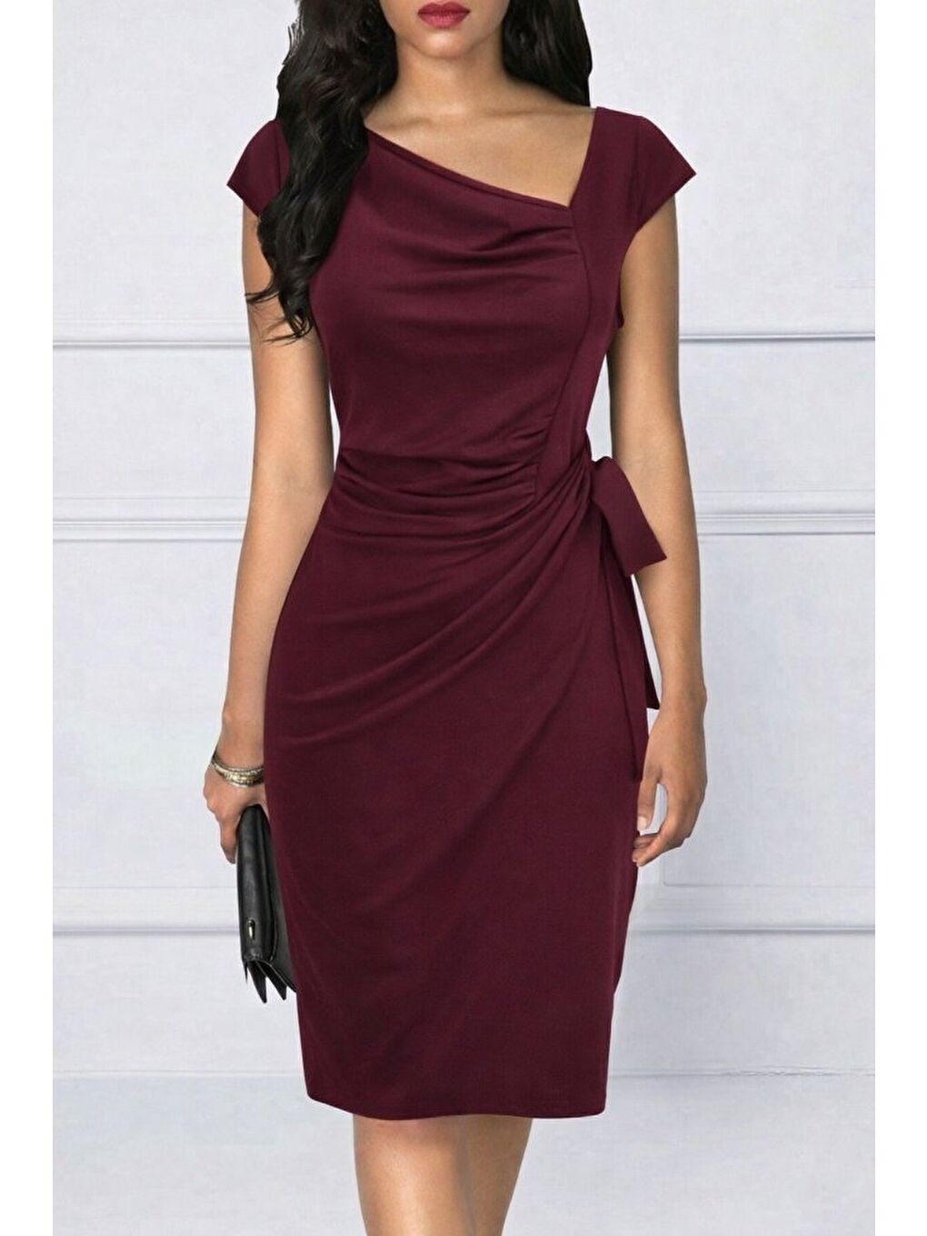Bordo Kadın Kısa Kollu V Asimetrik Yaka Kesimli Yandan Bağlamalı Mini Janjan Krep Elbise-1