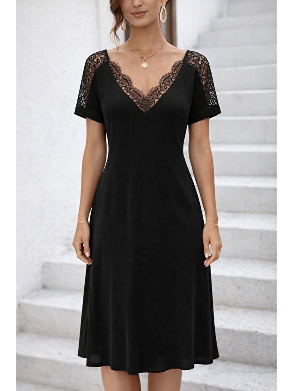 Siyah Kadın Kısa Kollu Dantel V Yakalı Midi Viskon Elbise-1