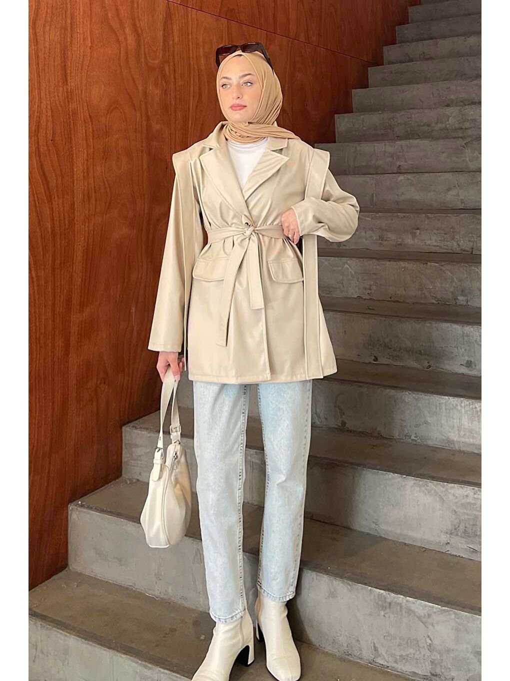 Ekru Kruvaze Yaka Kuşaklı Deri Ceket Krem