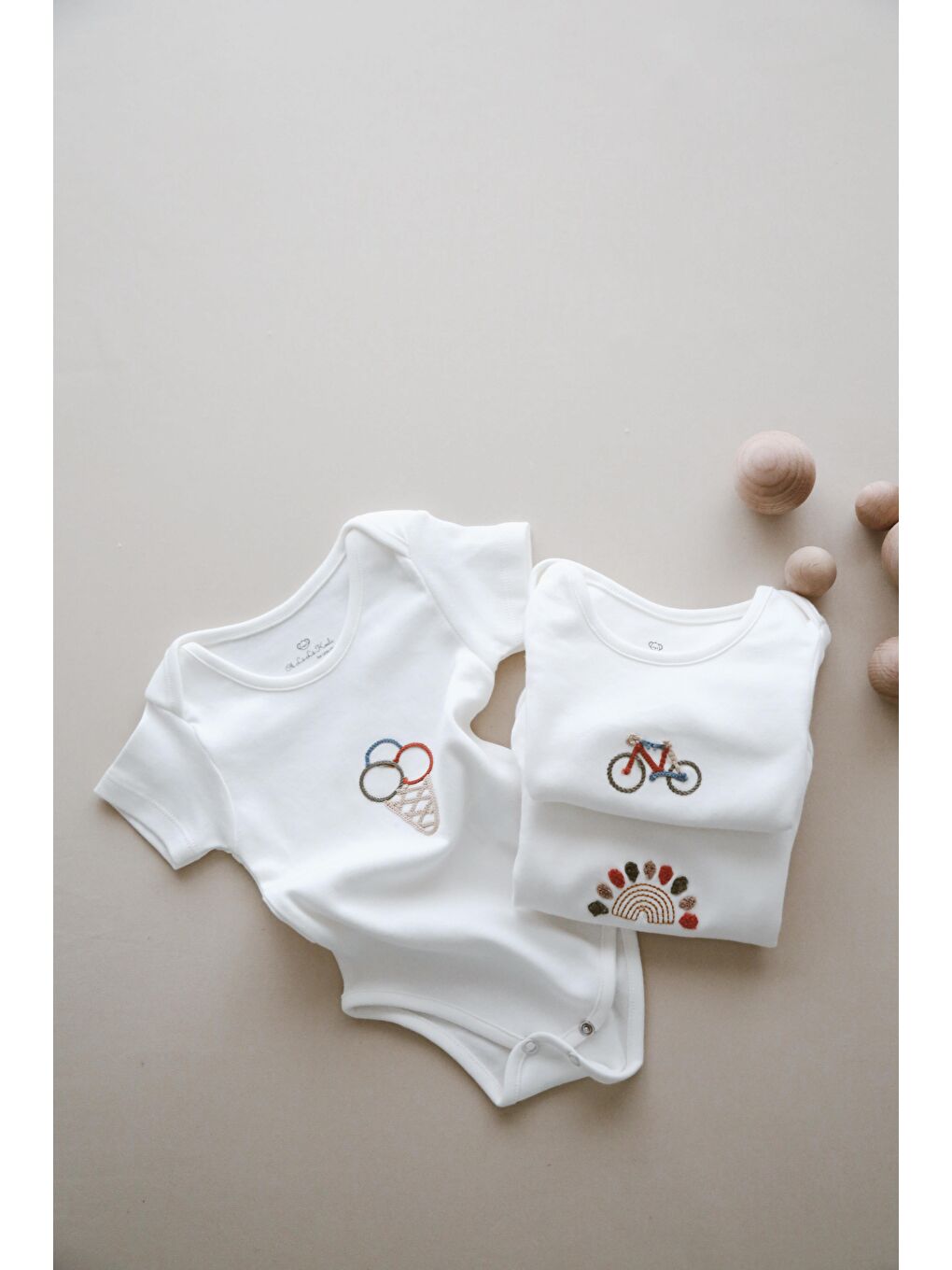 Ekru 3'Lü Nakışlı Kısa Kollu Çıt Çıtlı Body Zıbın Model 6-1