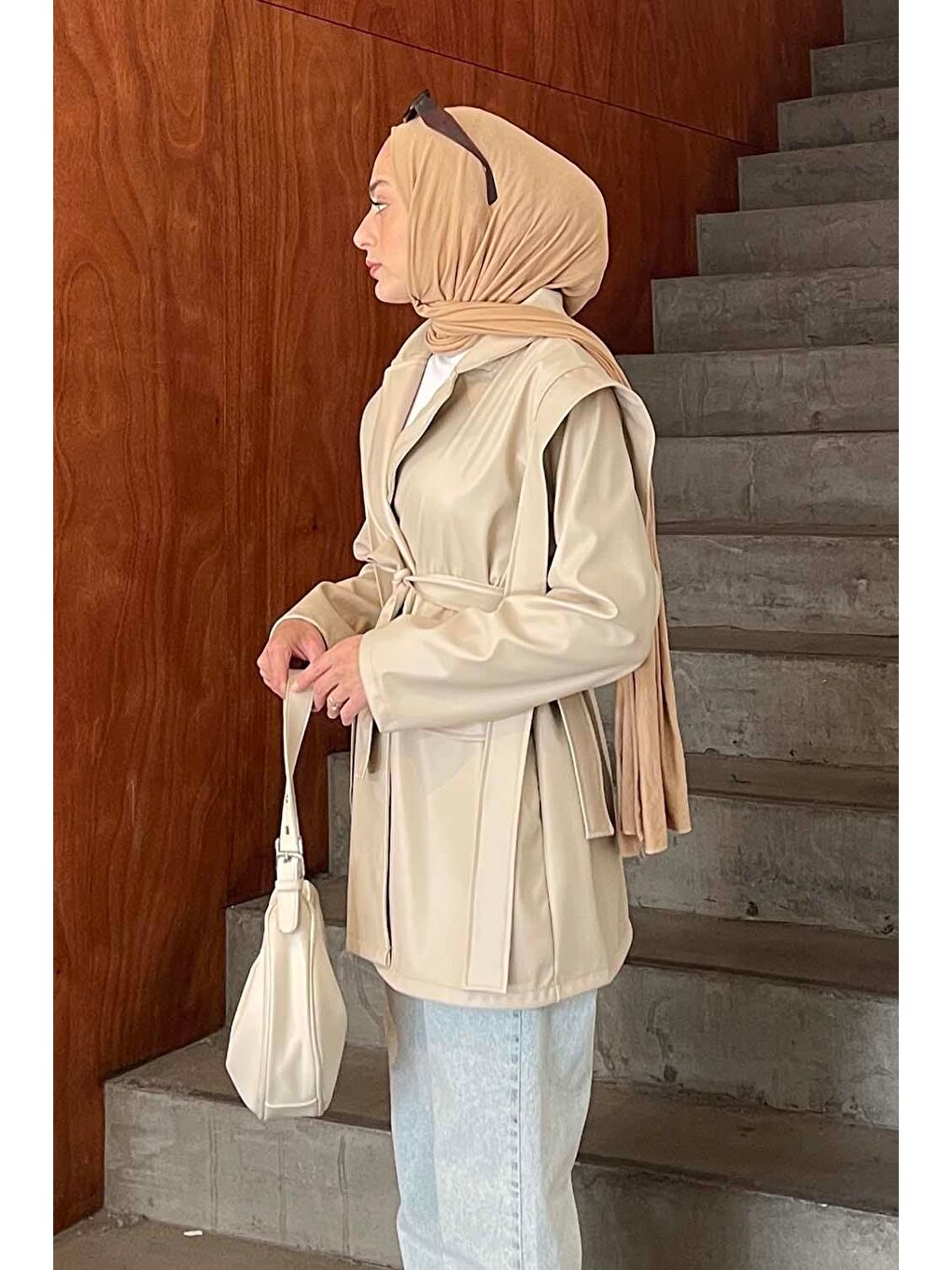 Ekru Kruvaze Yaka Kuşaklı Deri Ceket Krem-1