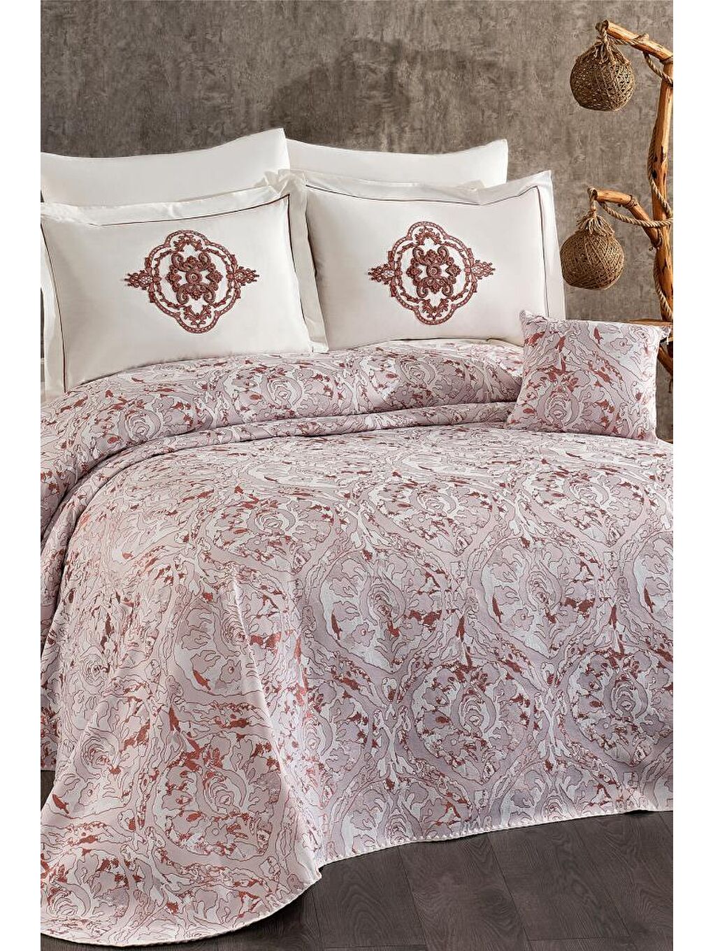 Karışık Elit 7 Parça Şönil Pike Takımı Krem - Bordo