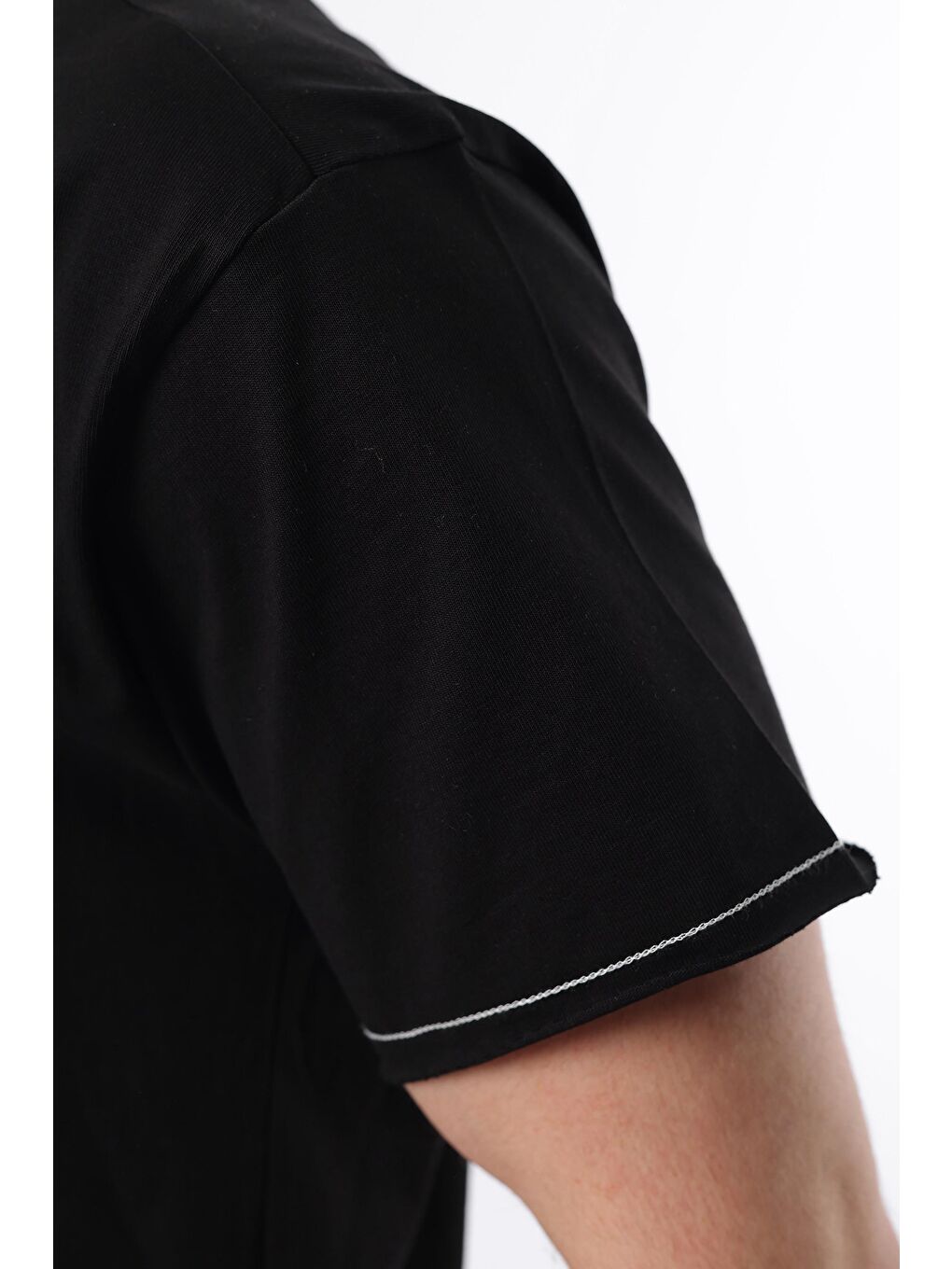 Siyah Bisiklet Yaka Basic Erkek Tişört E7105-2