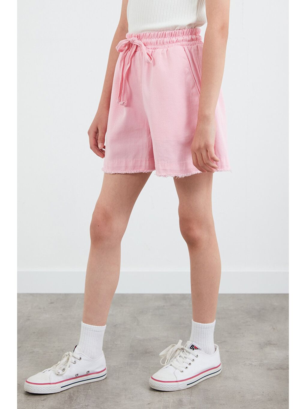 Pembe Beli Bağlamalı Püsküllü Kız Çocuk Şort-1