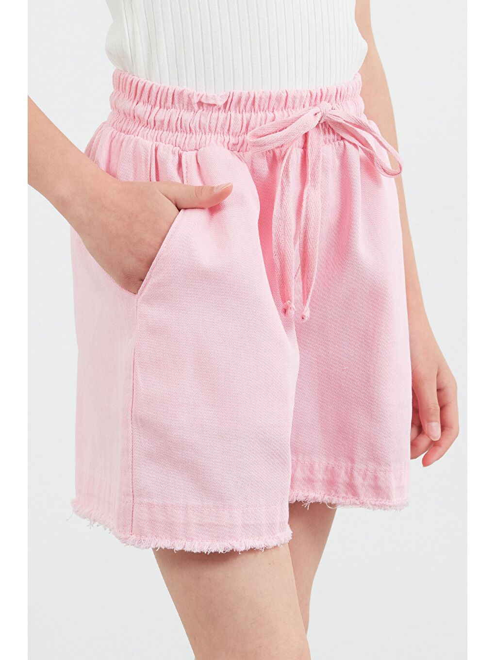 Pembe Beli Bağlamalı Püsküllü Kız Çocuk Şort-3