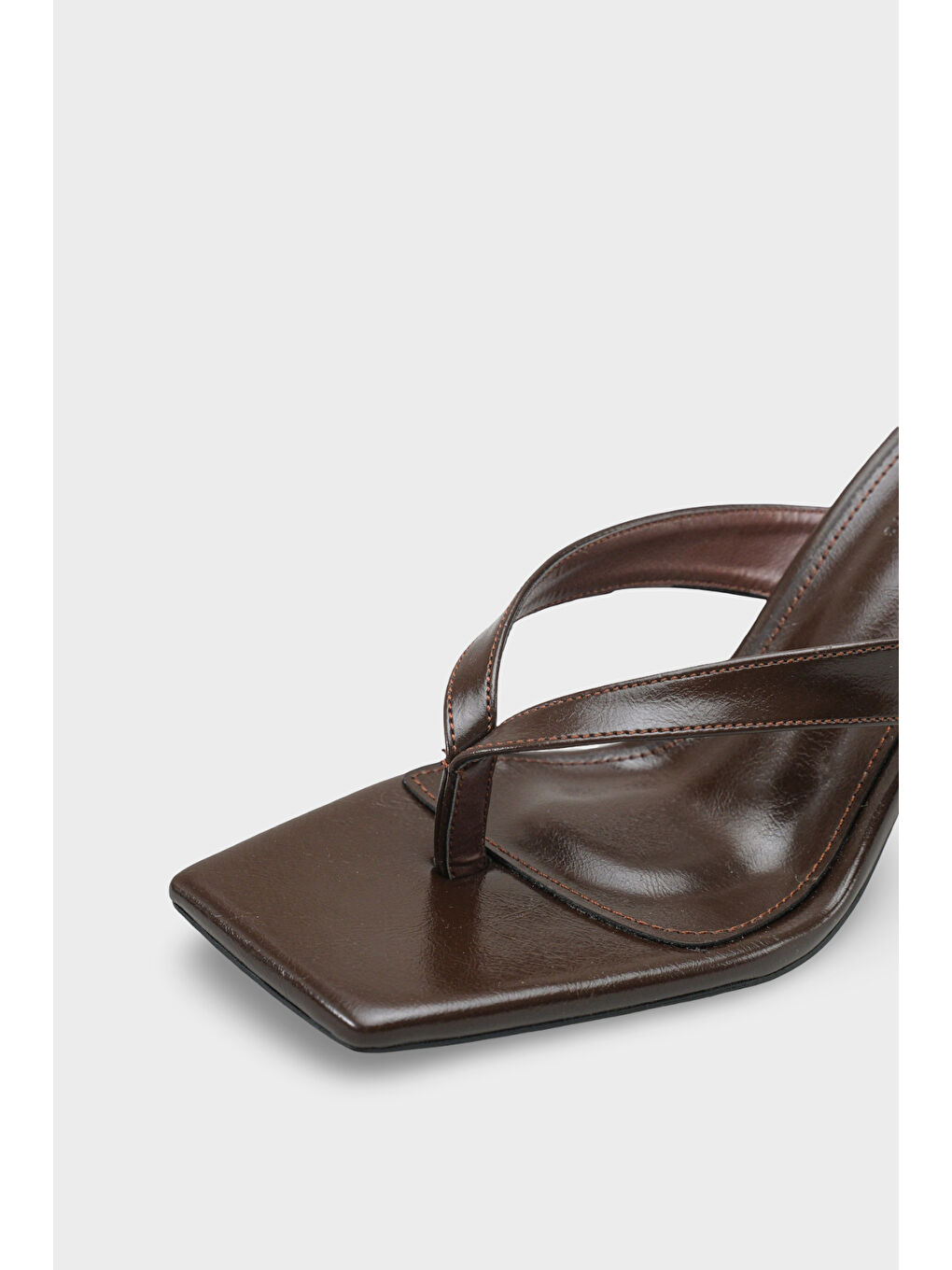 Kahverengi Laura Kadın Parmak Arası Topuklu Terlik-2