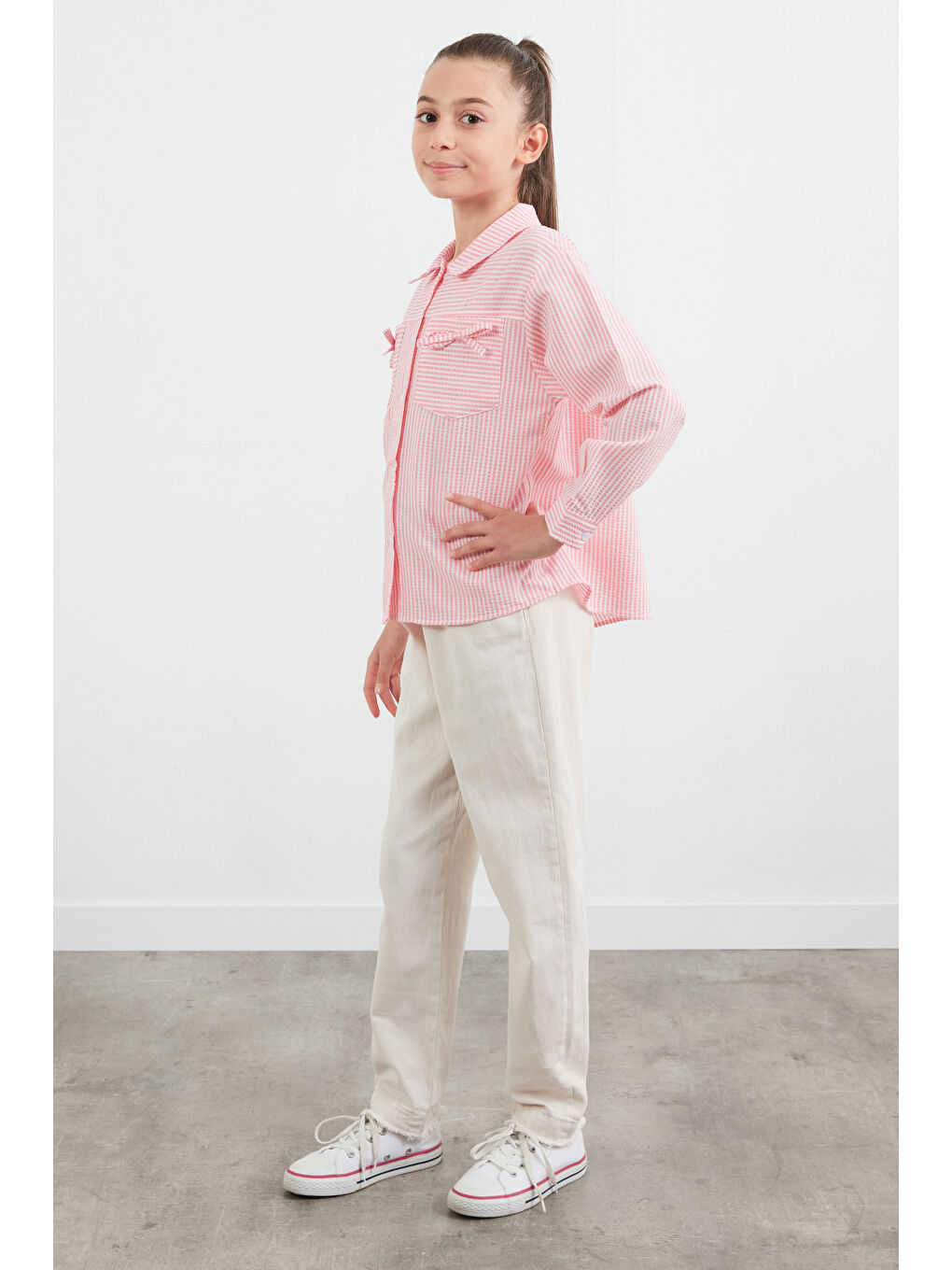Pembe Çizgili Fiyonk Detaylı Kız Çocuk Gömlek-1