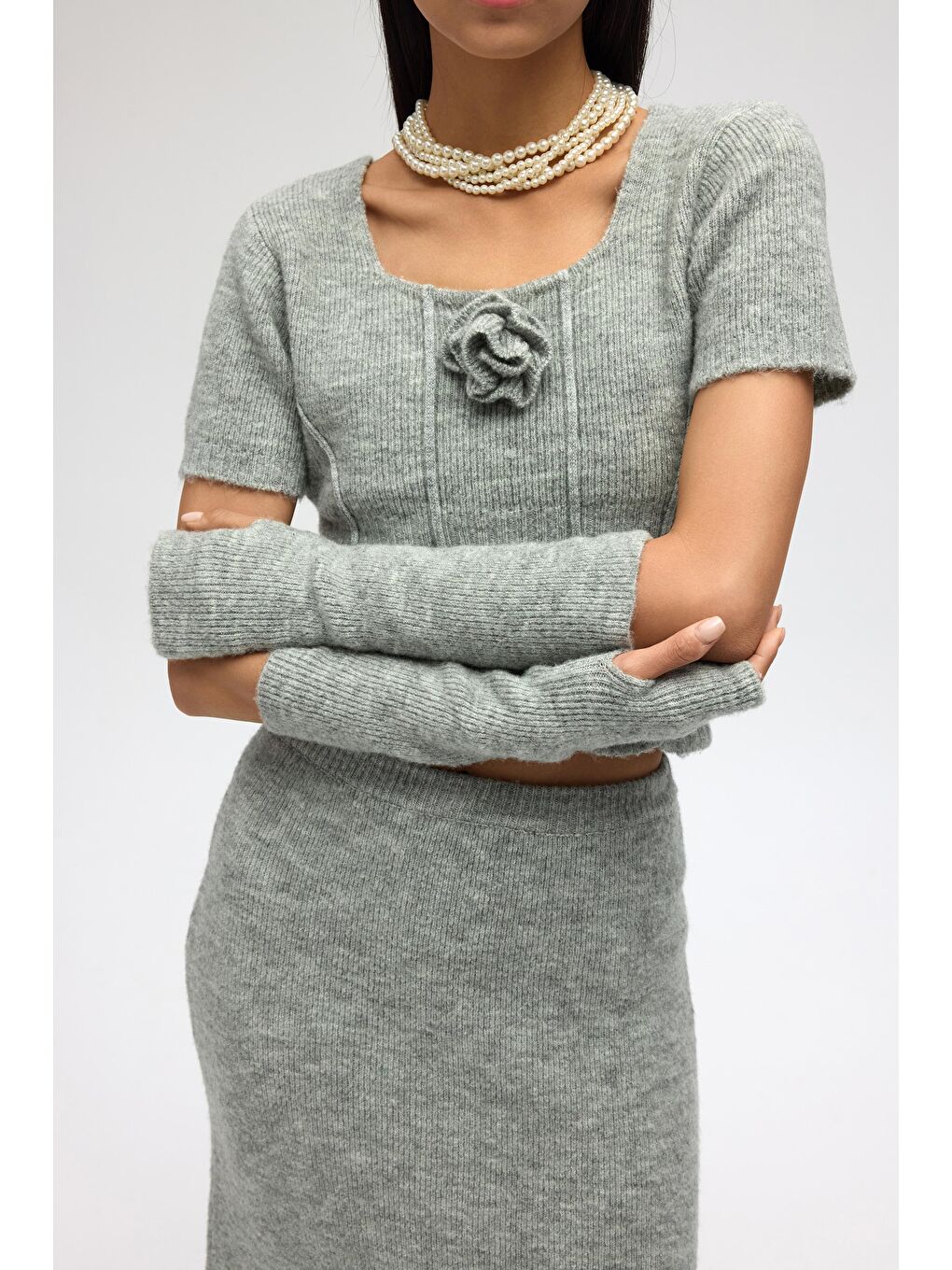 Lumi Gül Detay Gri Crop Etek Triko Takım-6