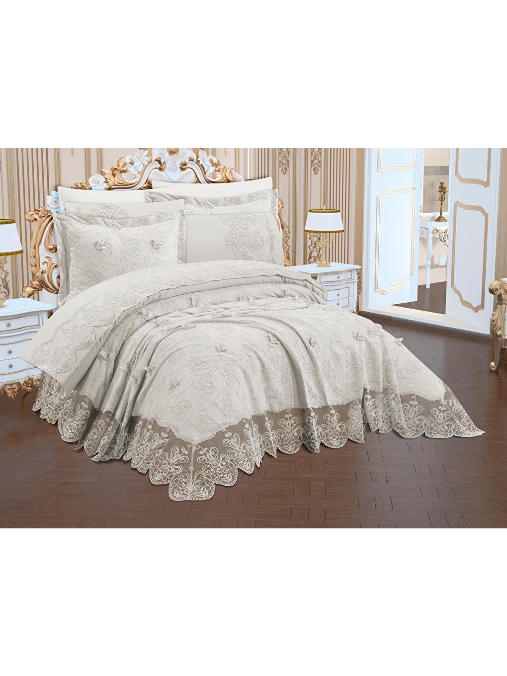 Ekru Manavgat 6 Parça Şönil Nakışlı Pike Takımı Krem