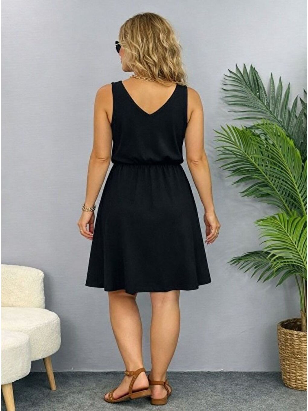 Siyah Kadın Askılı V Yakalı Beli Büzgülü Kısa Viskon Iki Iplik Elbise-2