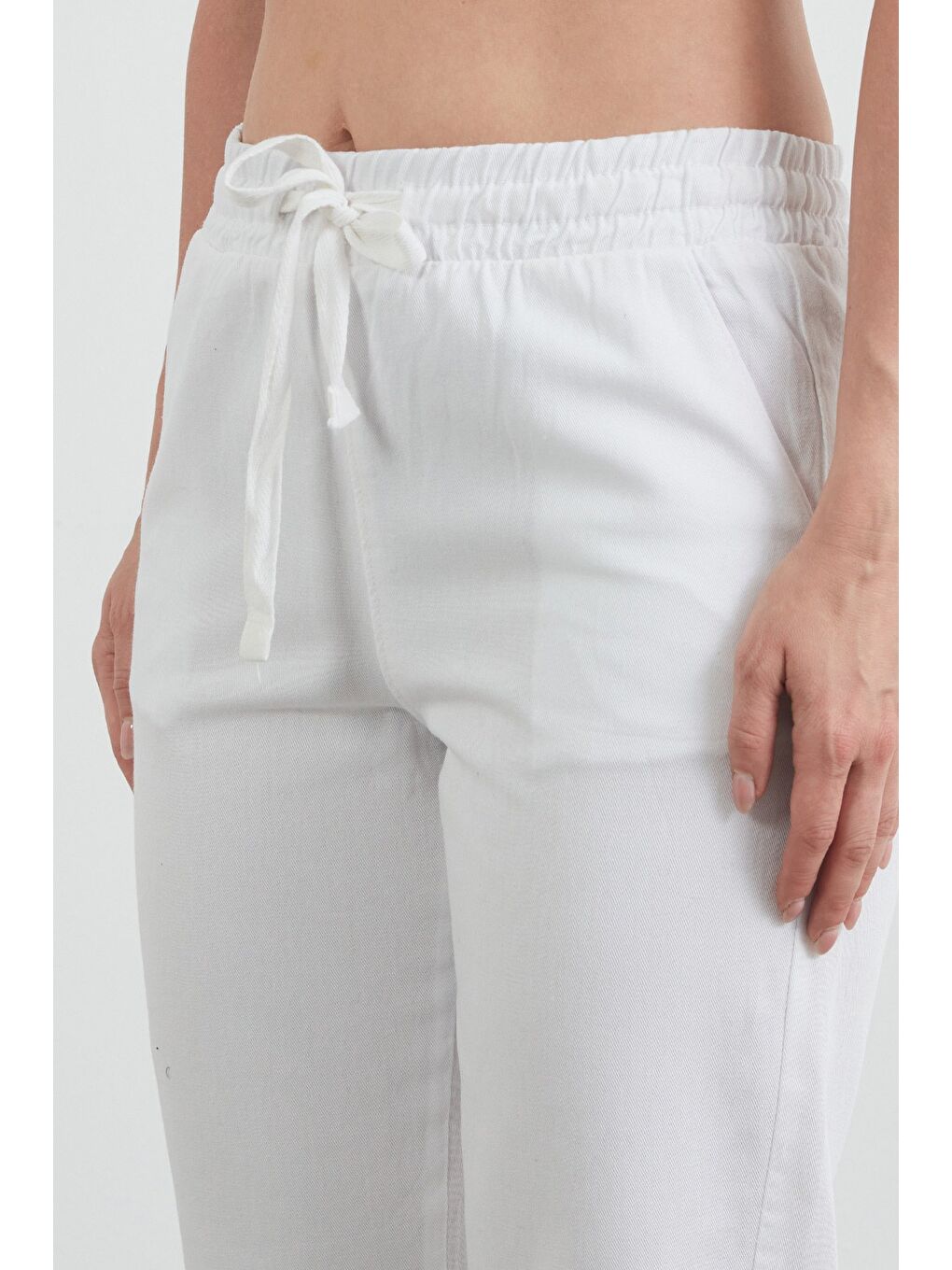 Beyaz Yüksek Bel Beli Lastikli Pantolon-4