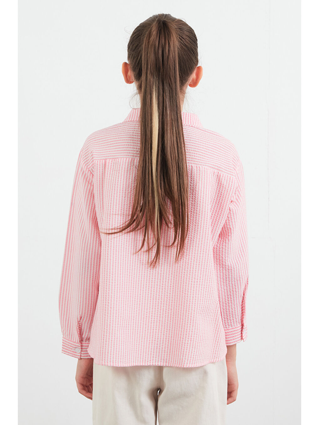 Pembe Çizgili Fiyonk Detaylı Kız Çocuk Gömlek-4