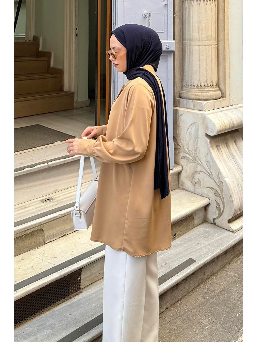 Kahverengi Gizli Düğme Detaylı Tesettür Tunik Sütlü Kahve-1