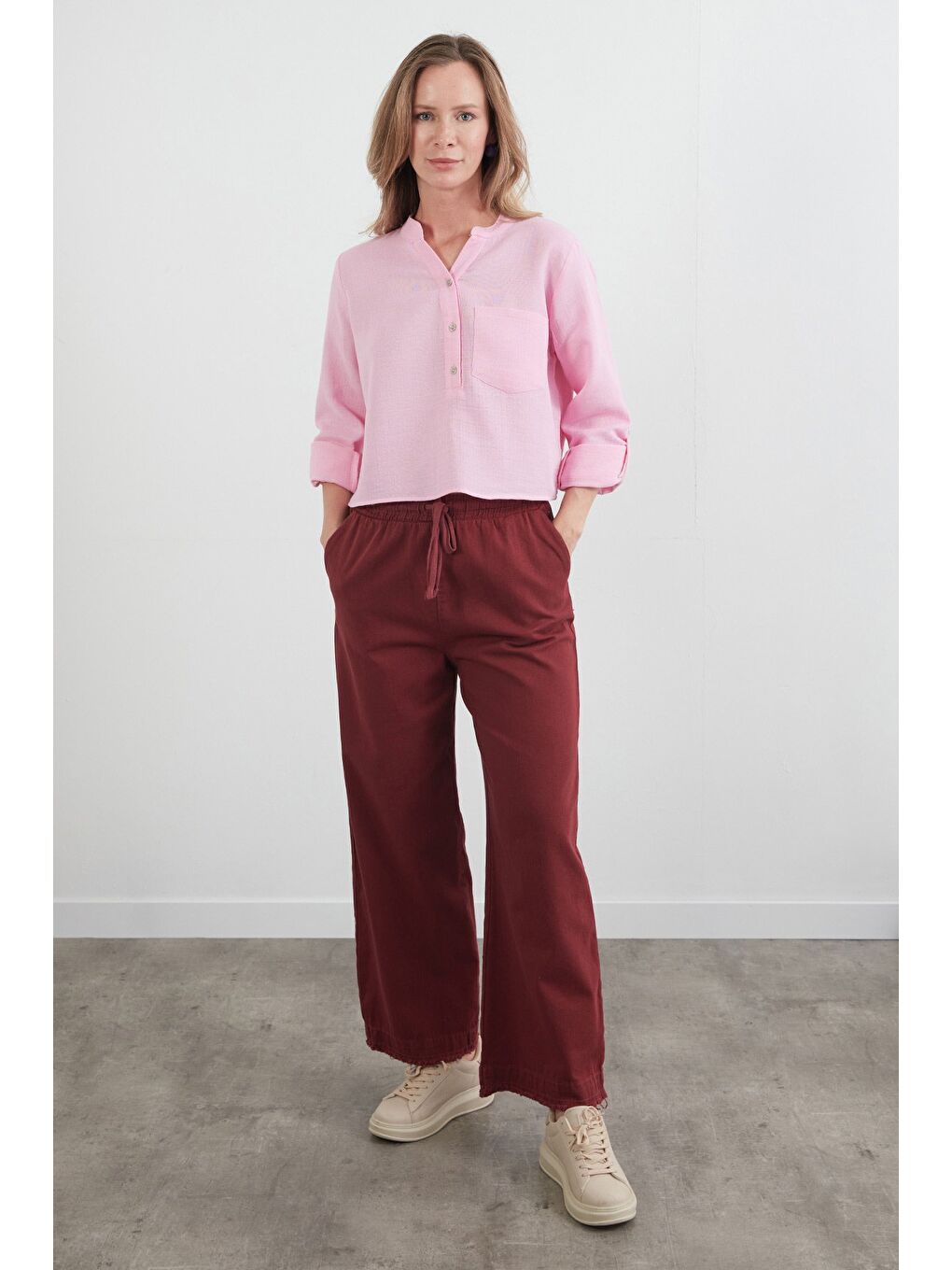 Bordo Paçası Püsküllü Beli Lastikli Gabardin Pantolon