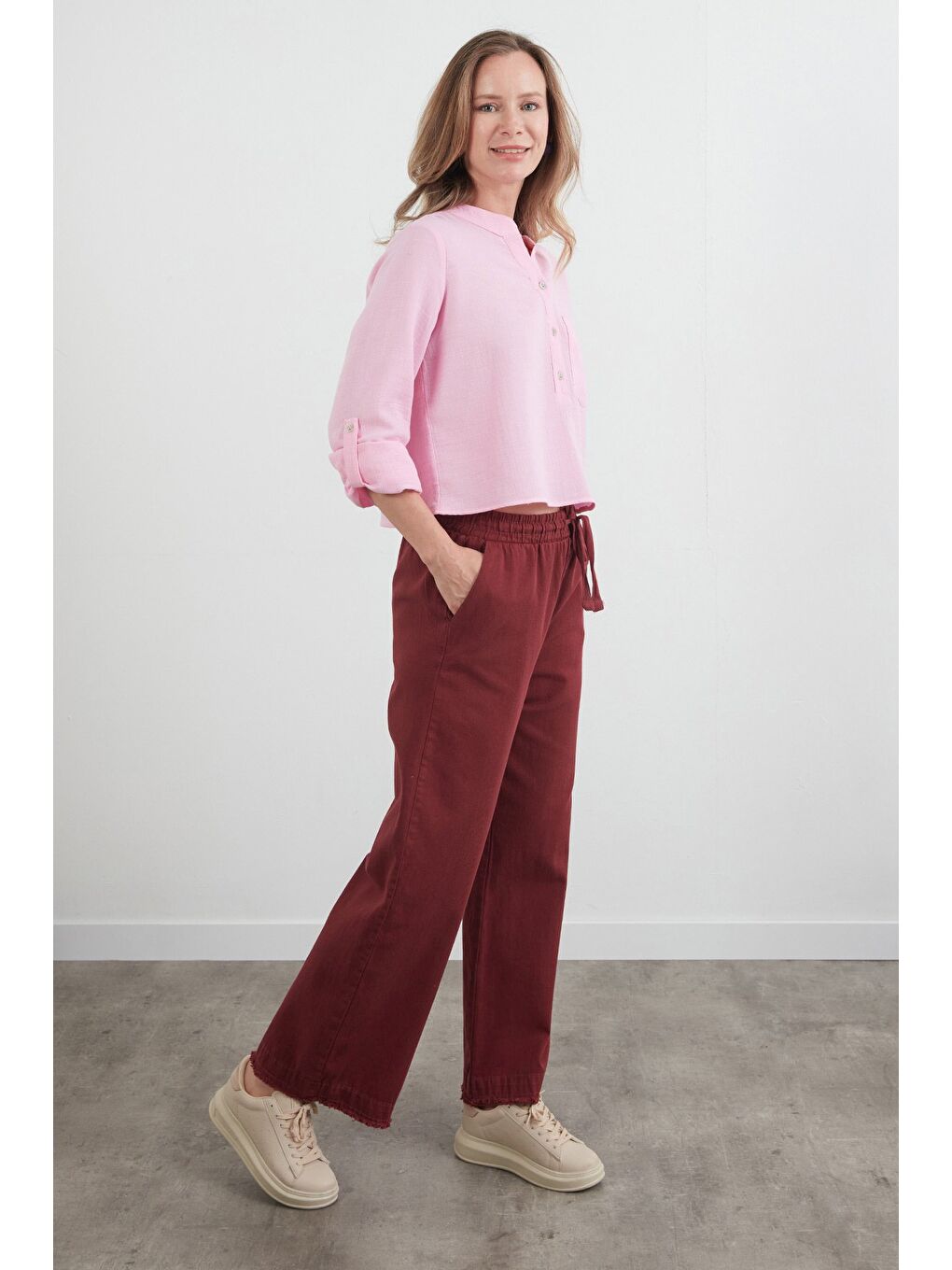 Bordo Paçası Püsküllü Beli Lastikli Gabardin Pantolon-2