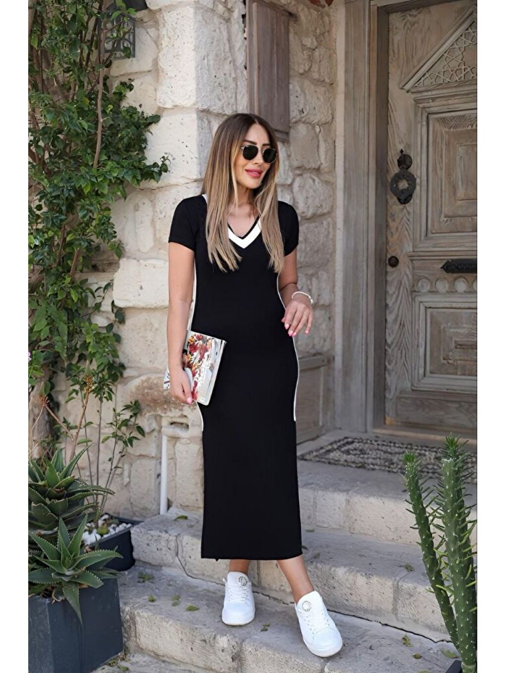 Siyah Kadın Kısa Kollu V Yakalı Yandan şerit Ve Yırtmaçlı Viskon Uzun Elbise-1