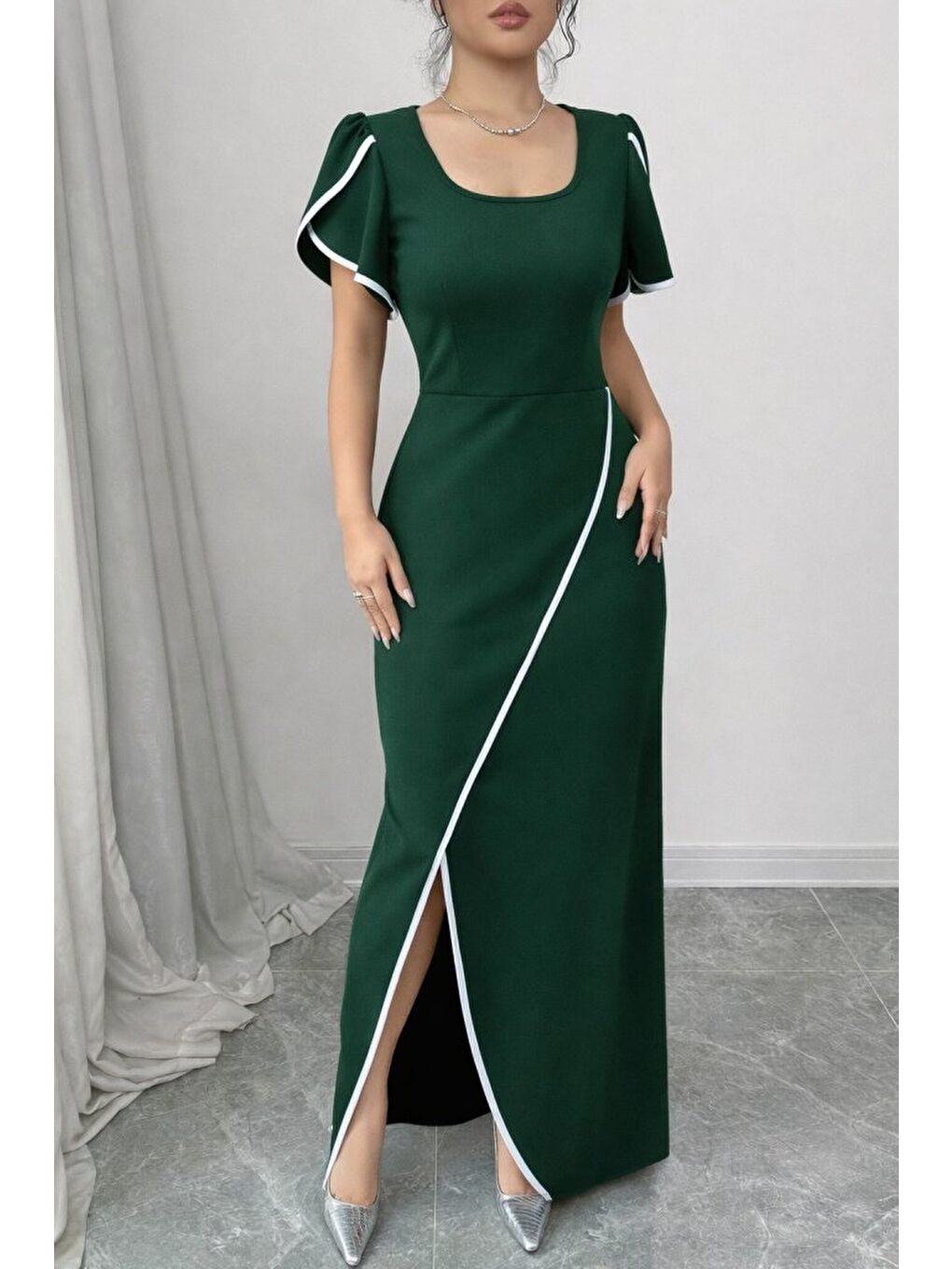 Yeşil Kadın Kısa Kollu Kare Yakalı önden çapraz Kesim Detaylı Krep Elbise-1