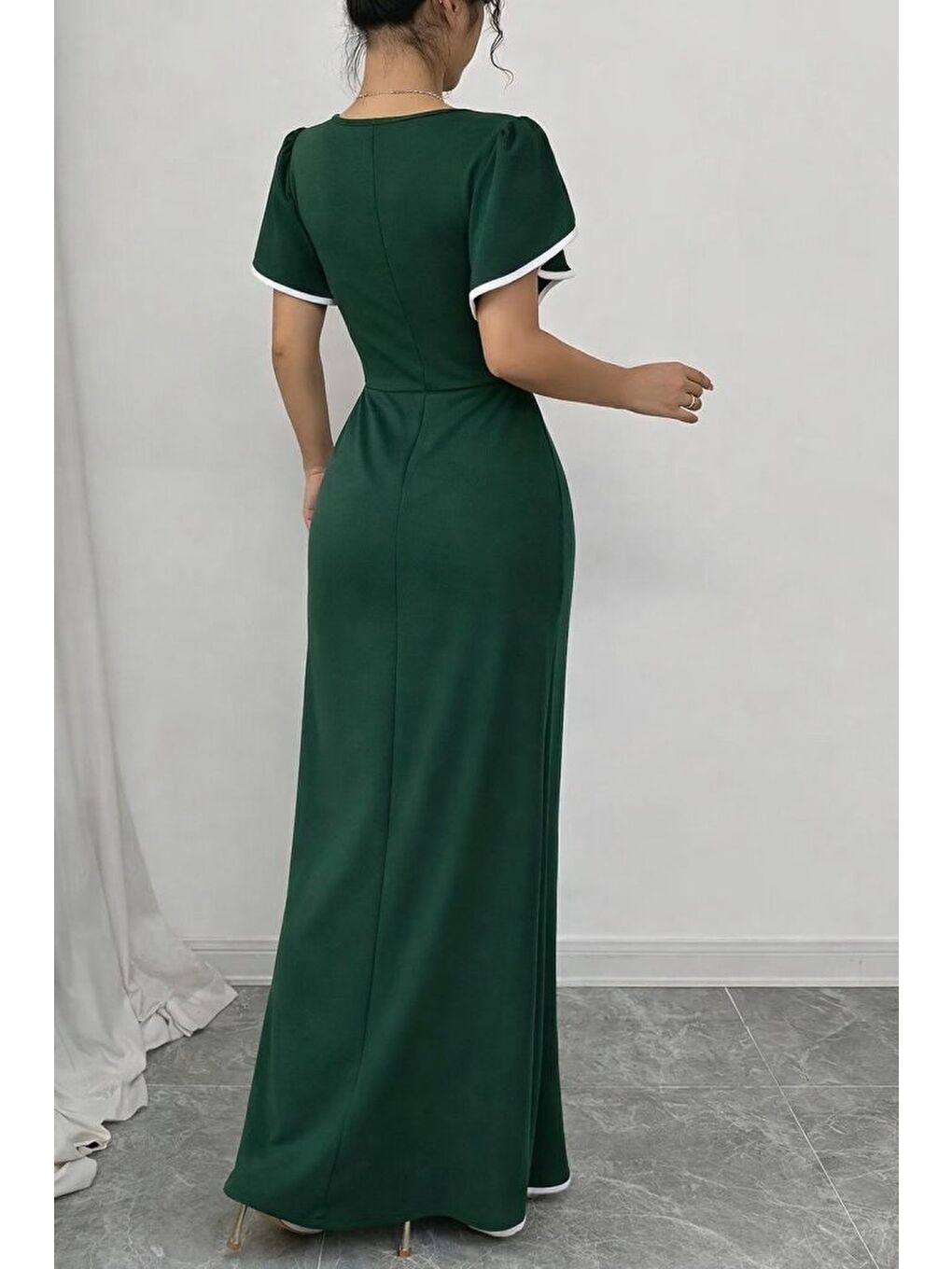 Yeşil Kadın Kısa Kollu Kare Yakalı önden çapraz Kesim Detaylı Krep Elbise-2