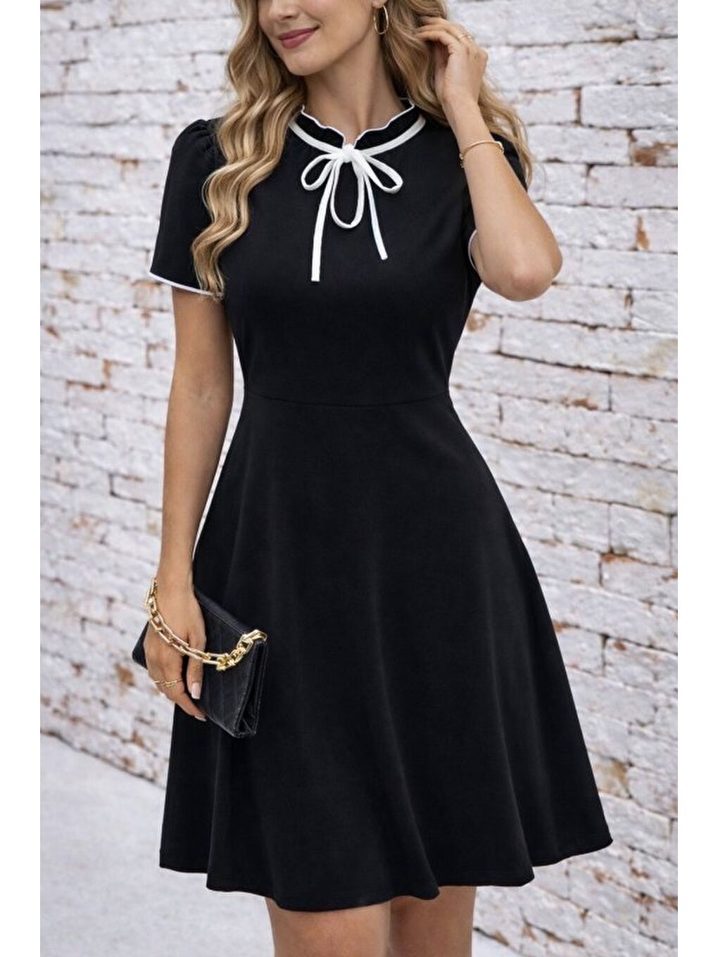 Siyah Kadın Kısa Kollu Yakadan Bağcıklı Ve Fırfırlı Midi Janjan Krep Elbise-2