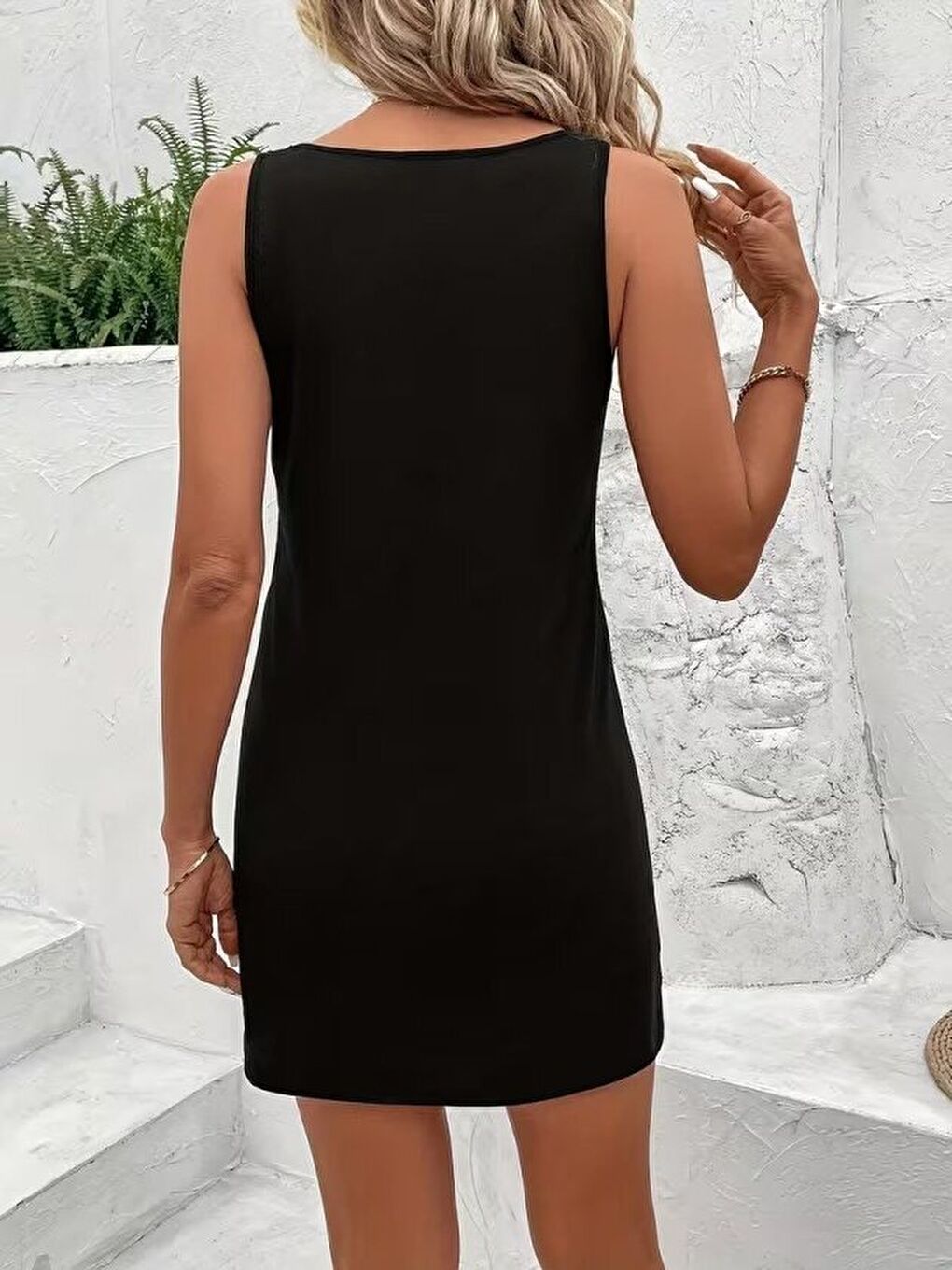 Siyah Kadın Askılı Yuvarlak Yakalı Kalp Baskılı Kısa Viskon Elbise-4