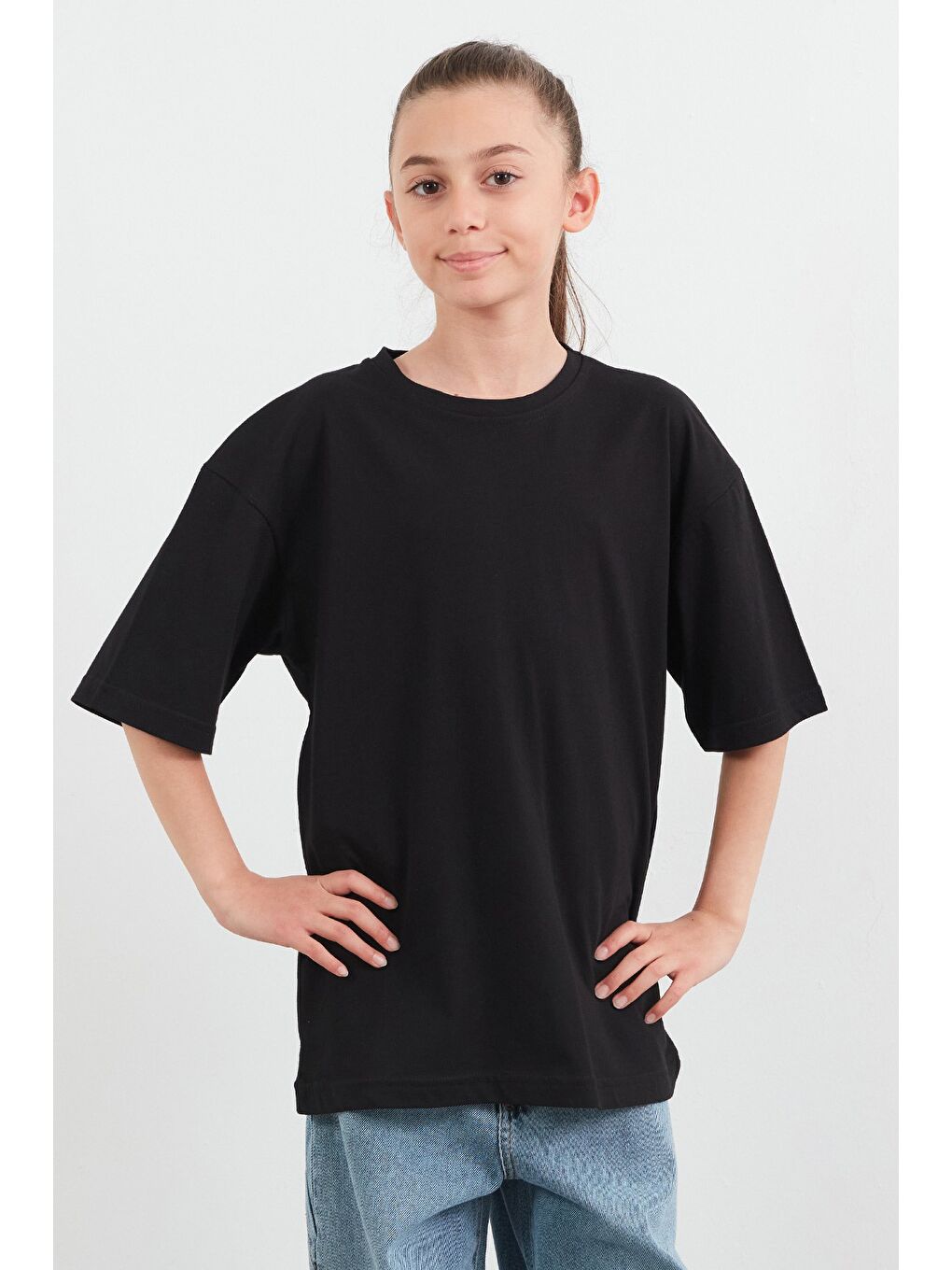 Siyah Sırtı Gül Baskılı Kız Çocuk Tişört-2