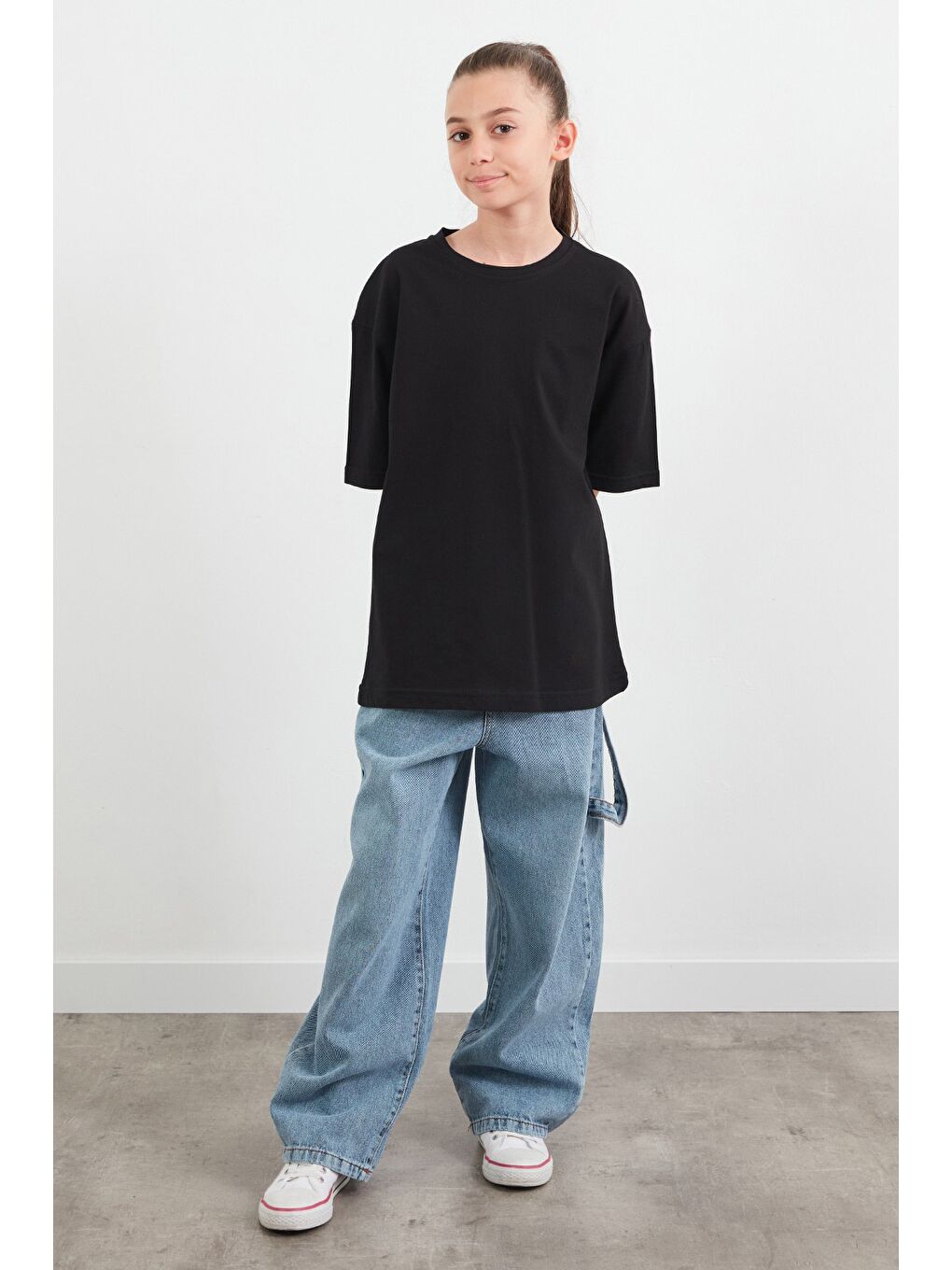 Siyah Sırtı Gül Baskılı Kız Çocuk Tişört-3