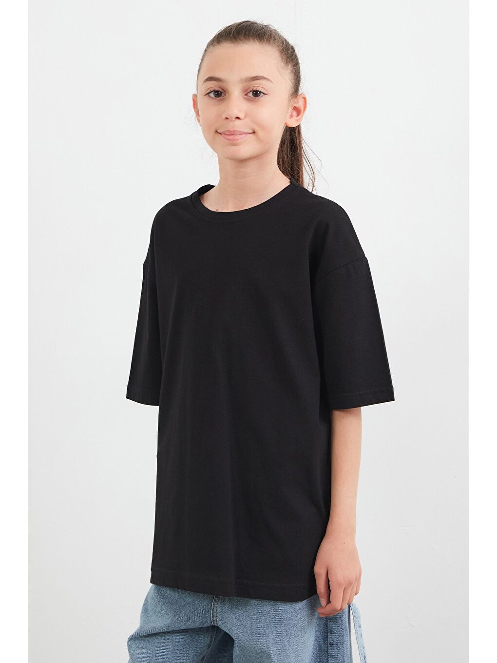 Siyah Sırtı Gül Baskılı Kız Çocuk Tişört-4