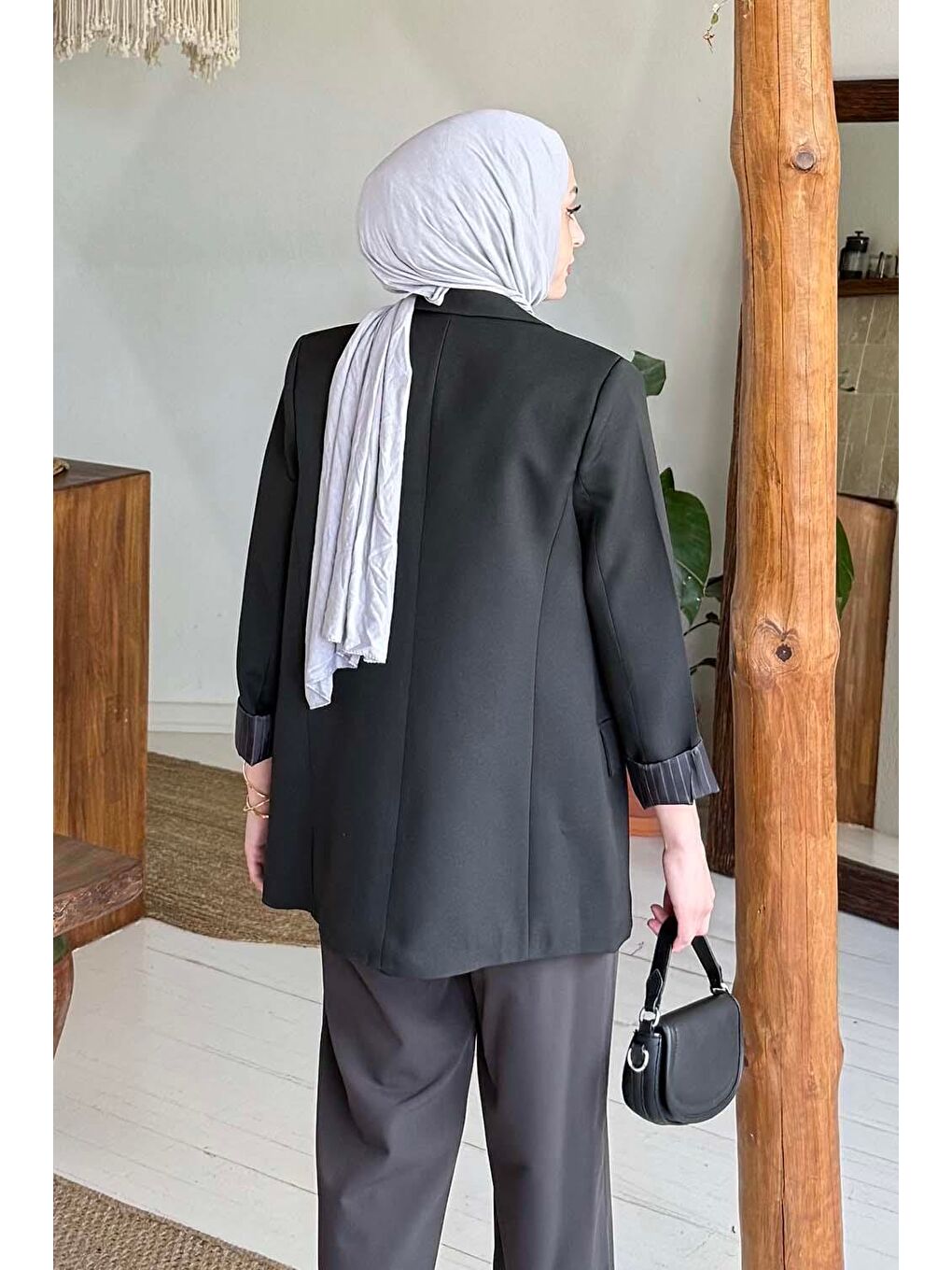 Çizgili Astarlı Tesettür Ceket Siyah-3