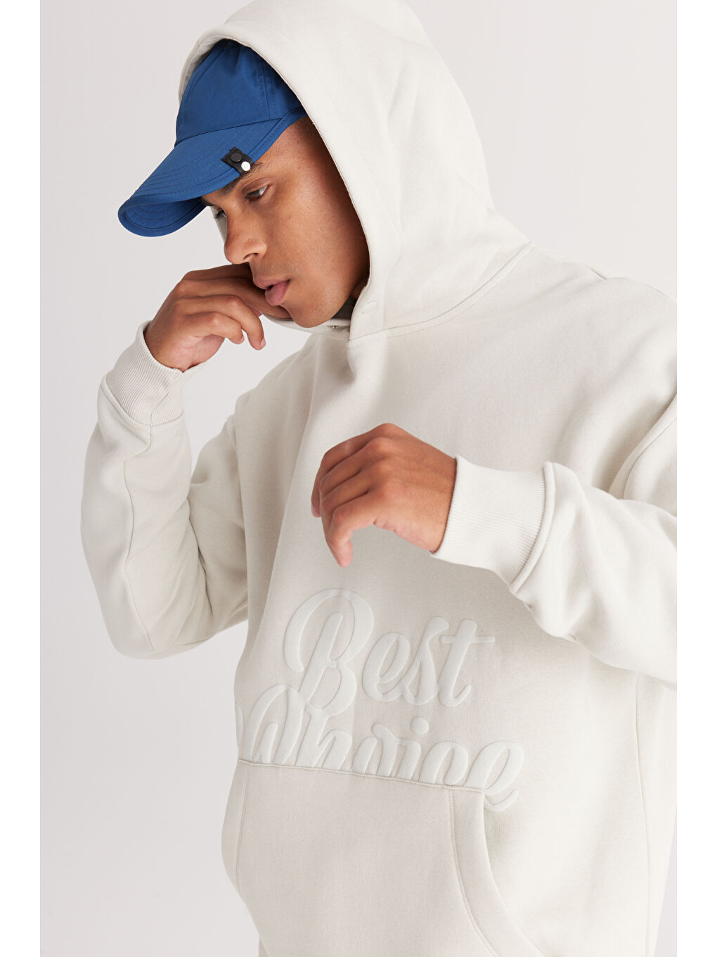 Erkek Bej Oversize Fit Bol Kesim Kapüşonlu İçi Polarlı Baskılı Sweatshirt-4