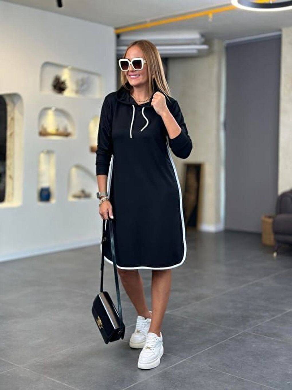 Siyah Kadın Uzun Kollu Kapüşon Ve Ribana Detay Diz üstü Elbise-2