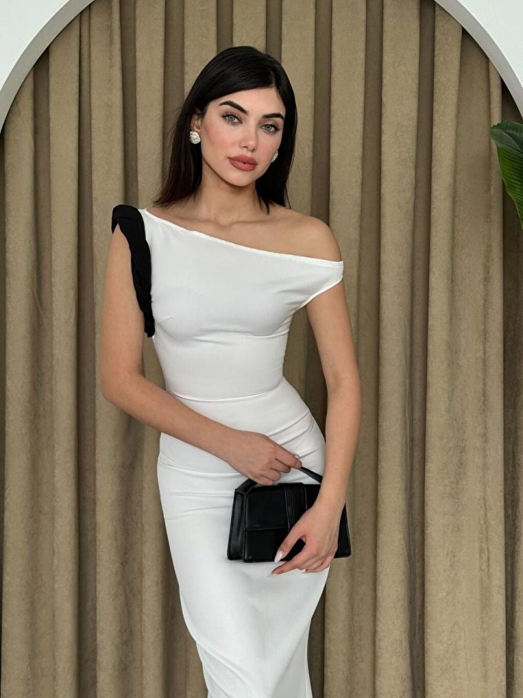 Ekru Jovani Omuz Detaylı Elbise